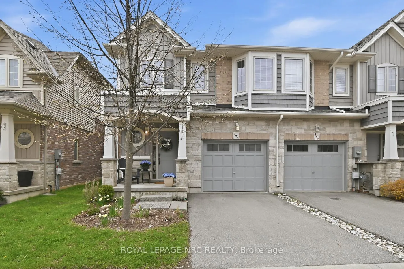 Photo 2 of 107 Dunrobin Lane, Grimsby, Grimsby Beach — HOMEH