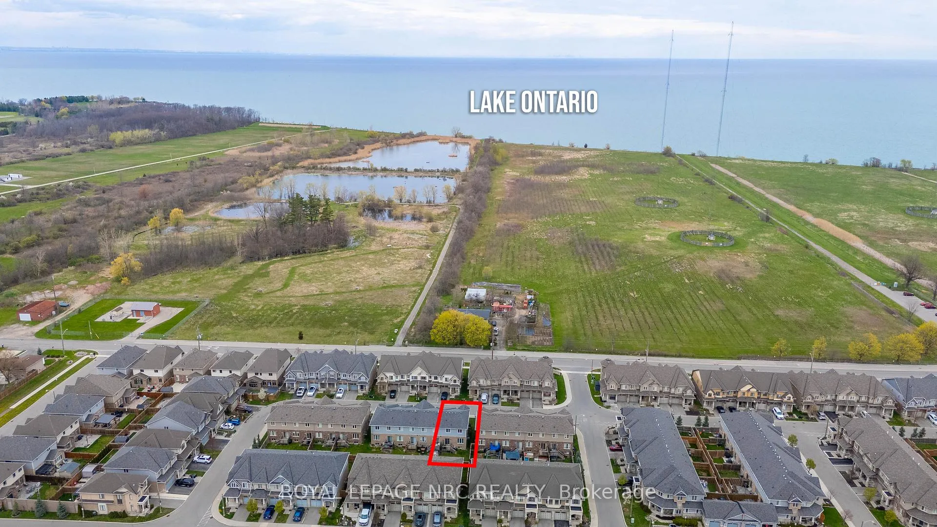 Photo 4 of 107 Dunrobin Lane, Grimsby, Grimsby Beach — HOMEH