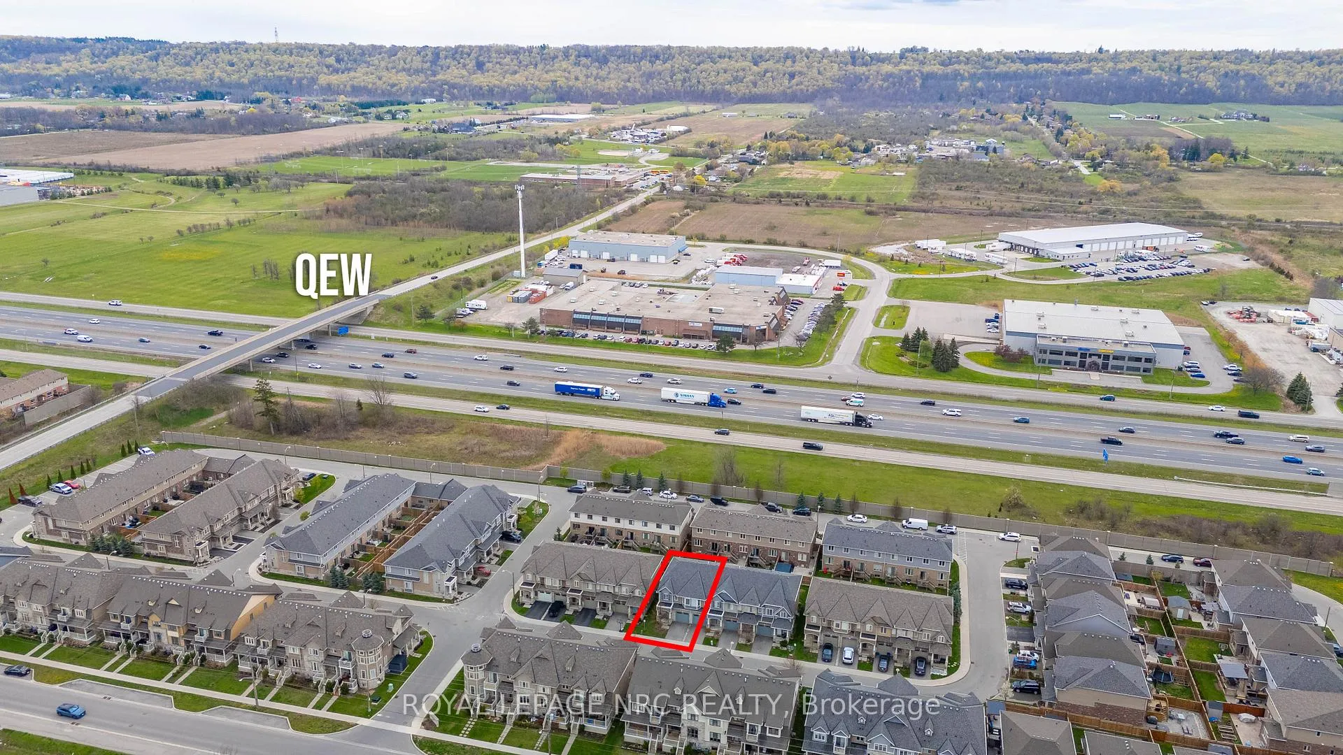 Photo 5 of 107 Dunrobin Lane, Grimsby, Grimsby Beach — HOMEH