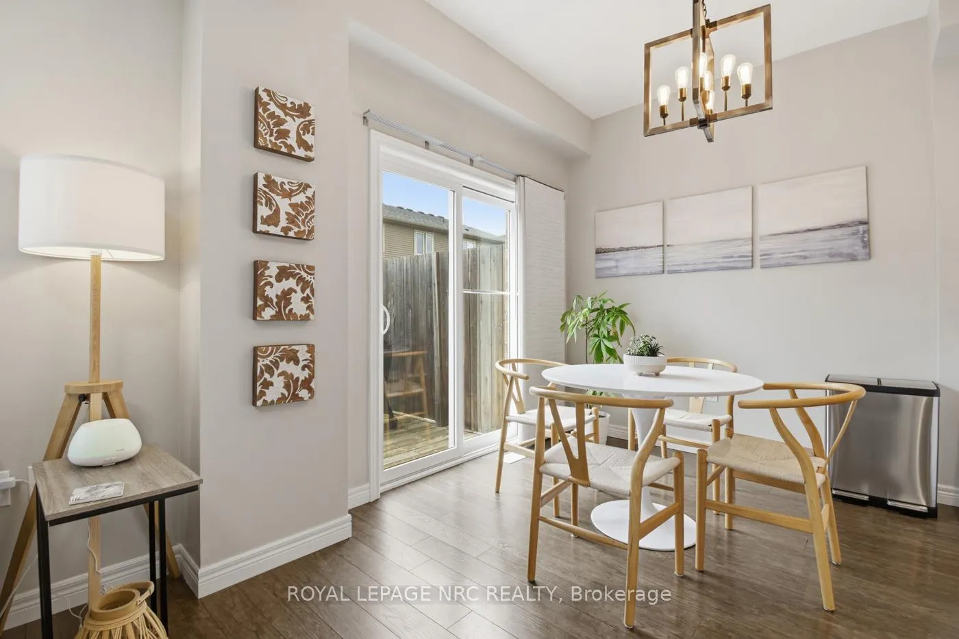 Photo 13 of 107 Dunrobin Lane, Grimsby, Grimsby Beach — HOMEH