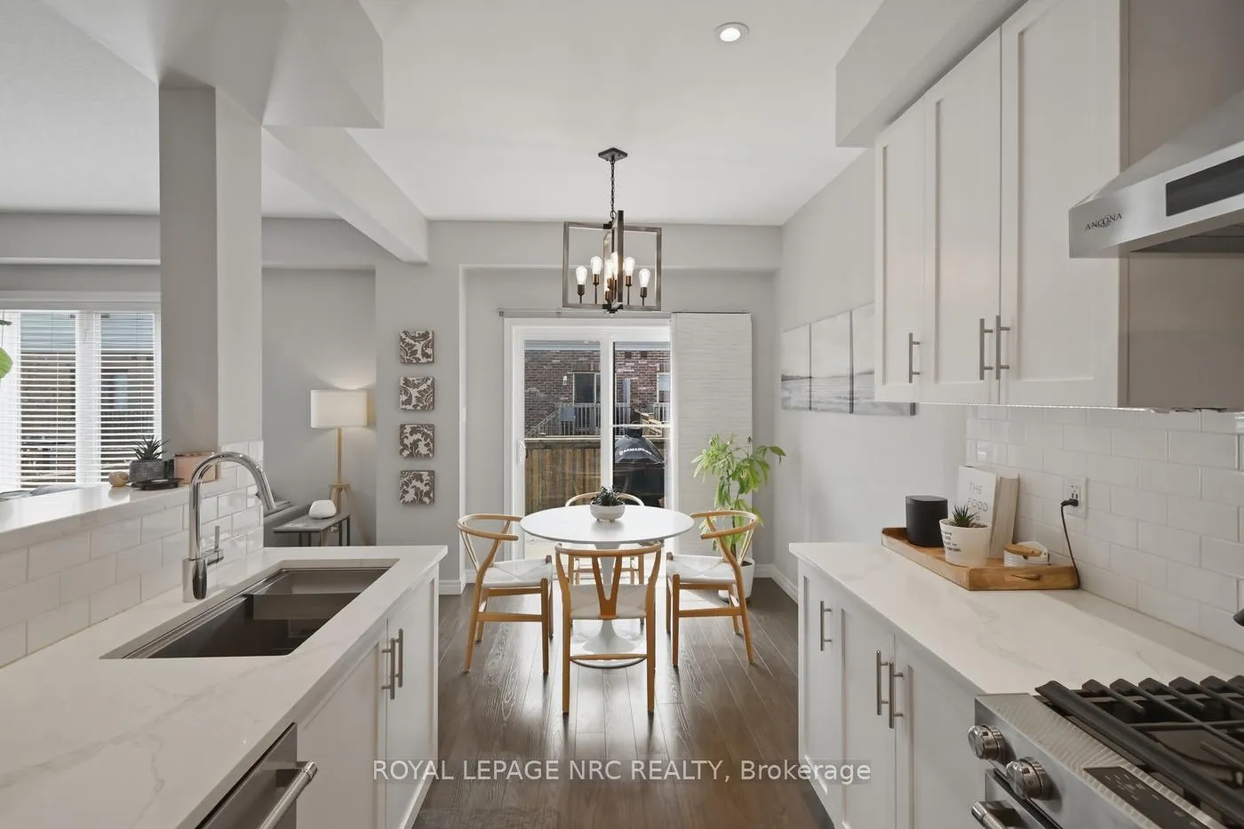 Photo 19 of 107 Dunrobin Lane, Grimsby, Grimsby Beach — HOMEH