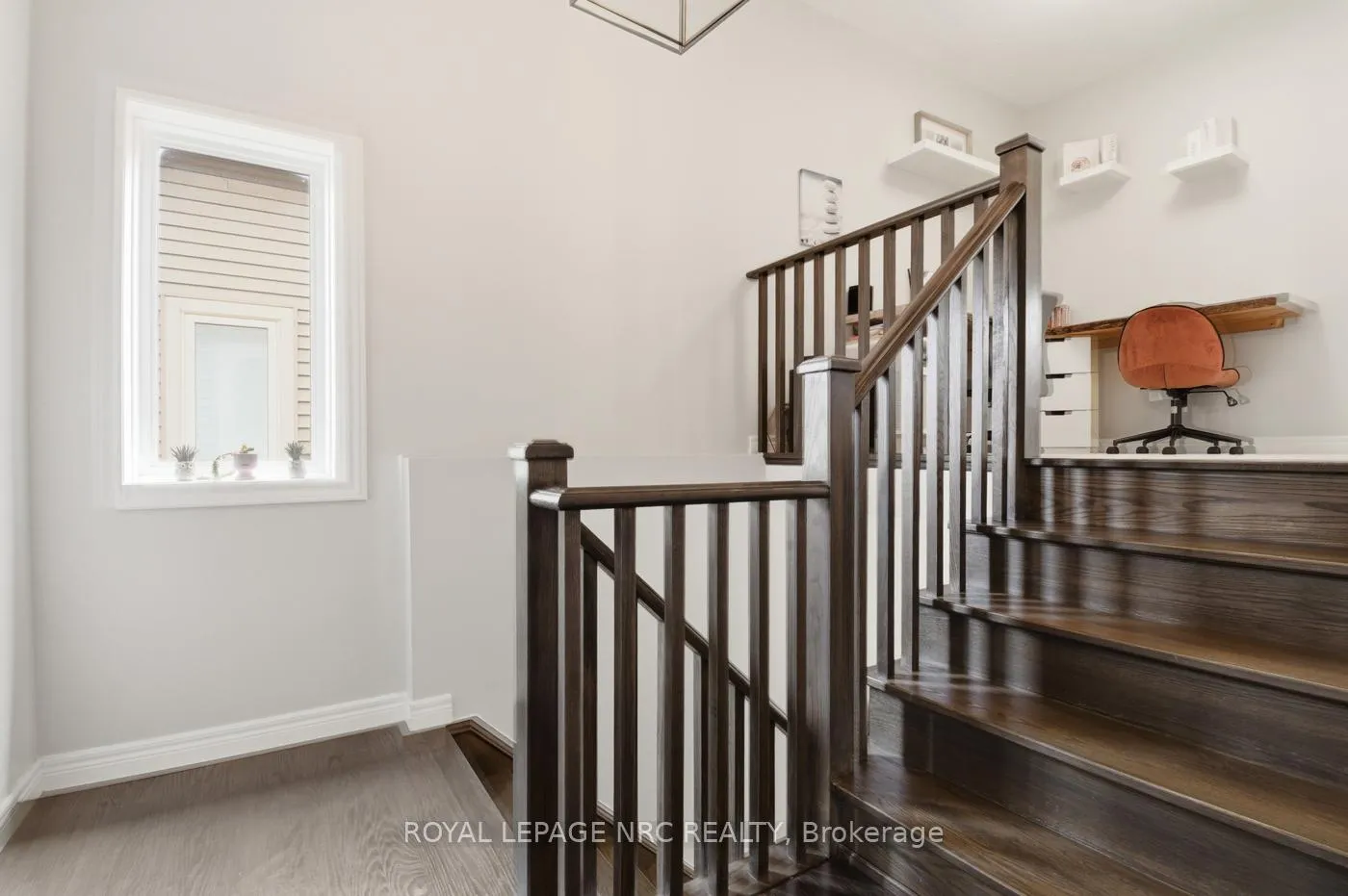 Photo 25 of 107 Dunrobin Lane, Grimsby, Grimsby Beach — HOMEH
