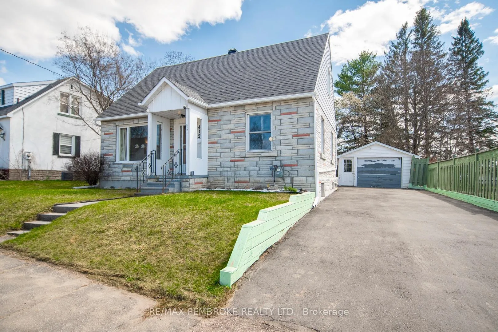 Photo 1 of 412 Alfred Street, Pembroke — HOMEH