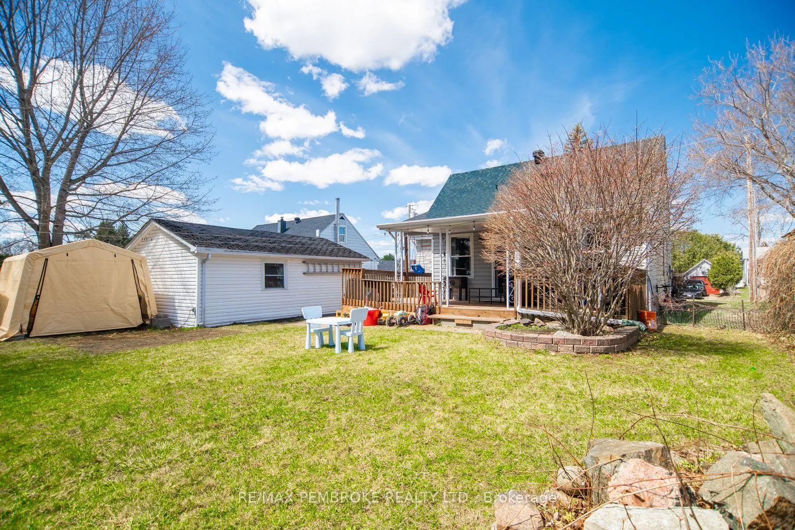 Photo 6 of 412 Alfred Street, Pembroke — HOMEH