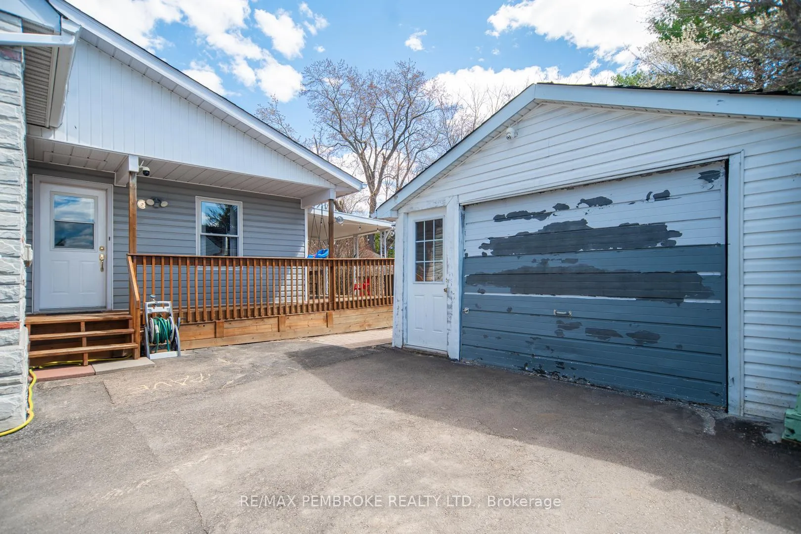 Photo 11 of 412 Alfred Street, Pembroke — HOMEH