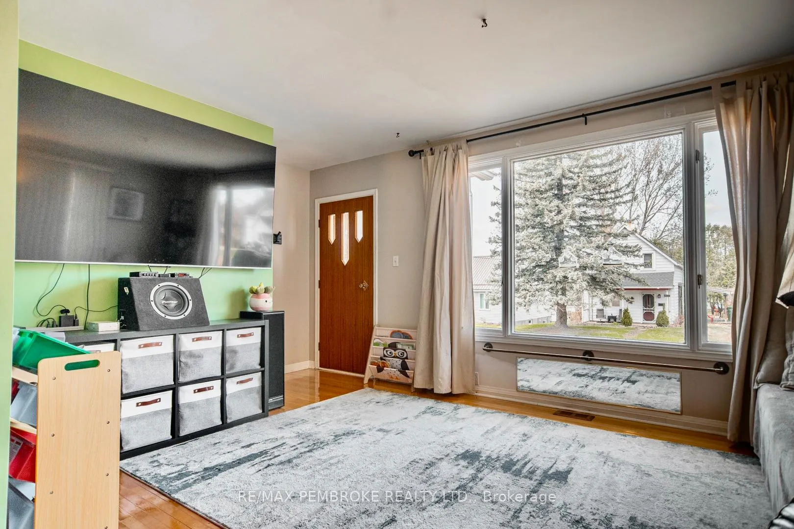 Photo 17 of 412 Alfred Street, Pembroke — HOMEH