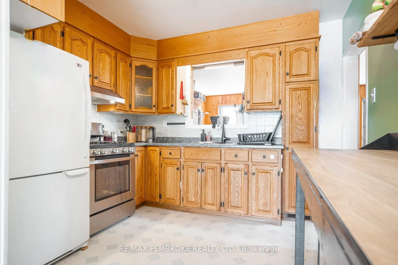 Photo 20 of 412 Alfred Street, Pembroke — HOMEH