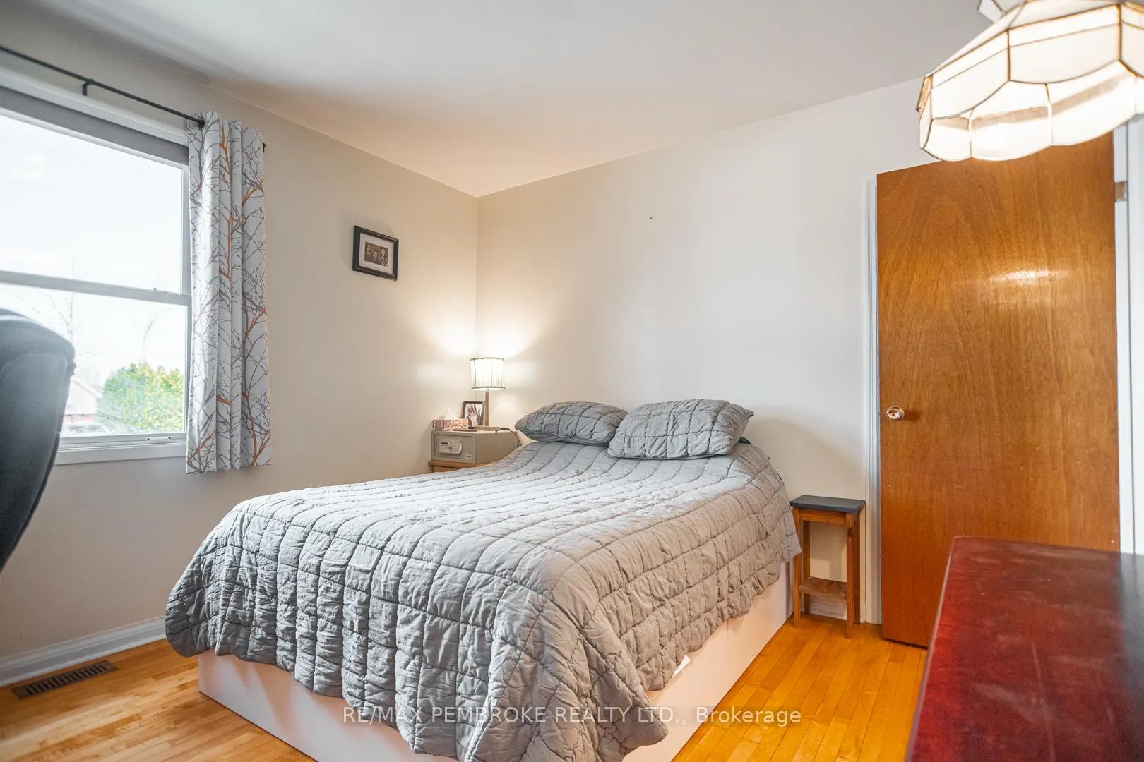Photo 24 of 412 Alfred Street, Pembroke — HOMEH
