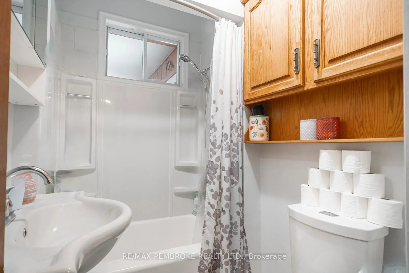 Photo 25 of 412 Alfred Street, Pembroke — HOMEH