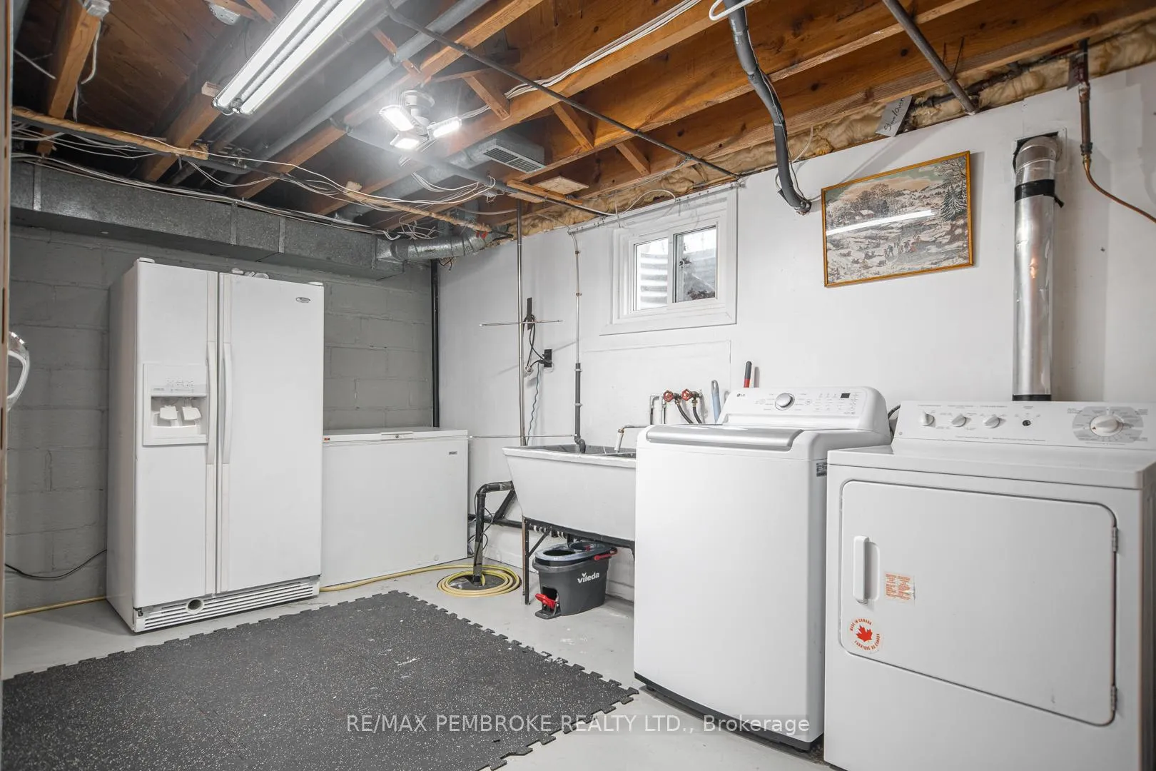 Photo 32 of 412 Alfred Street, Pembroke — HOMEH