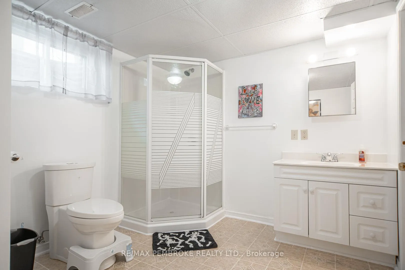Photo 33 of 412 Alfred Street, Pembroke — HOMEH