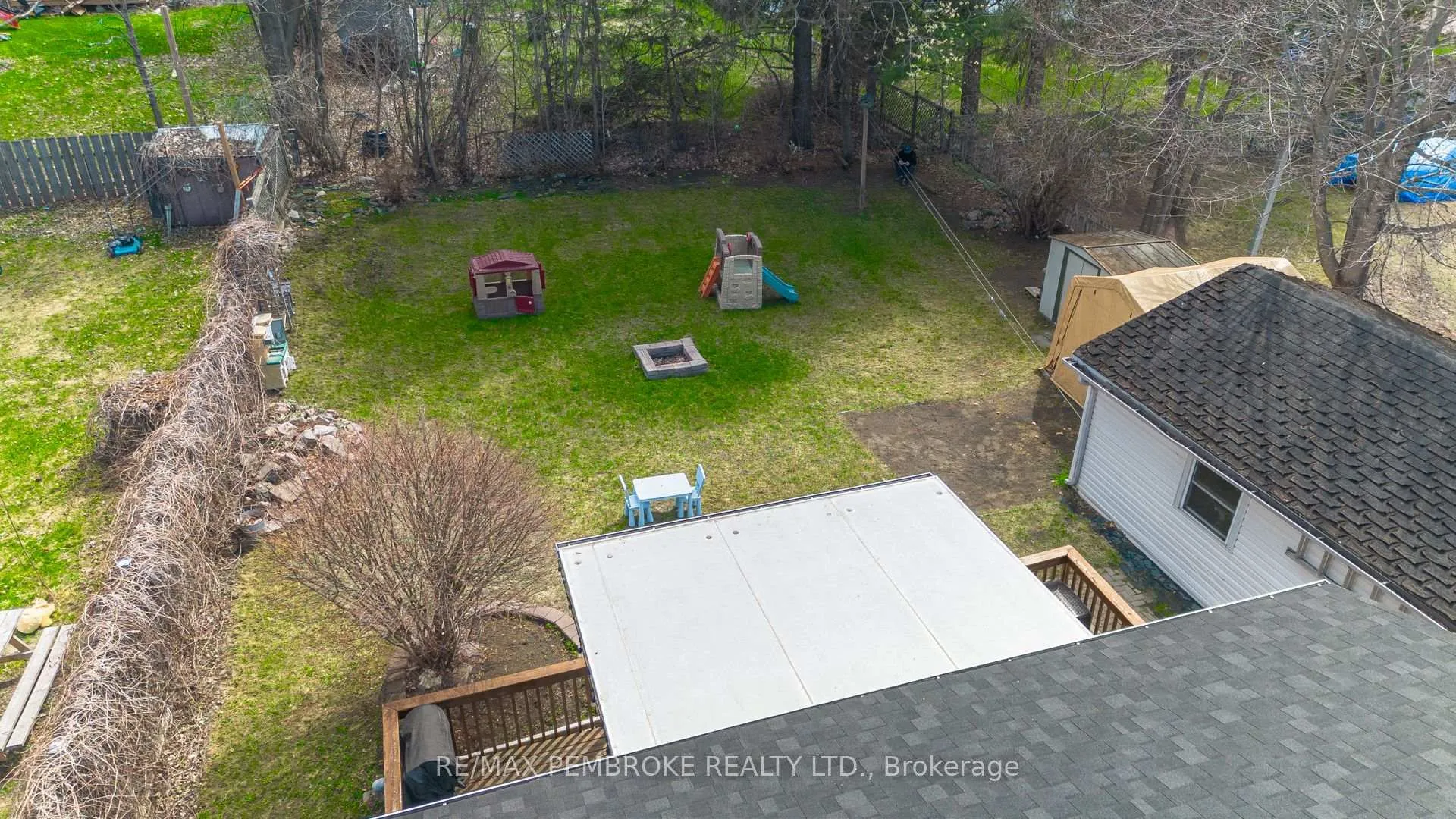 Photo 38 of 412 Alfred Street, Pembroke — HOMEH