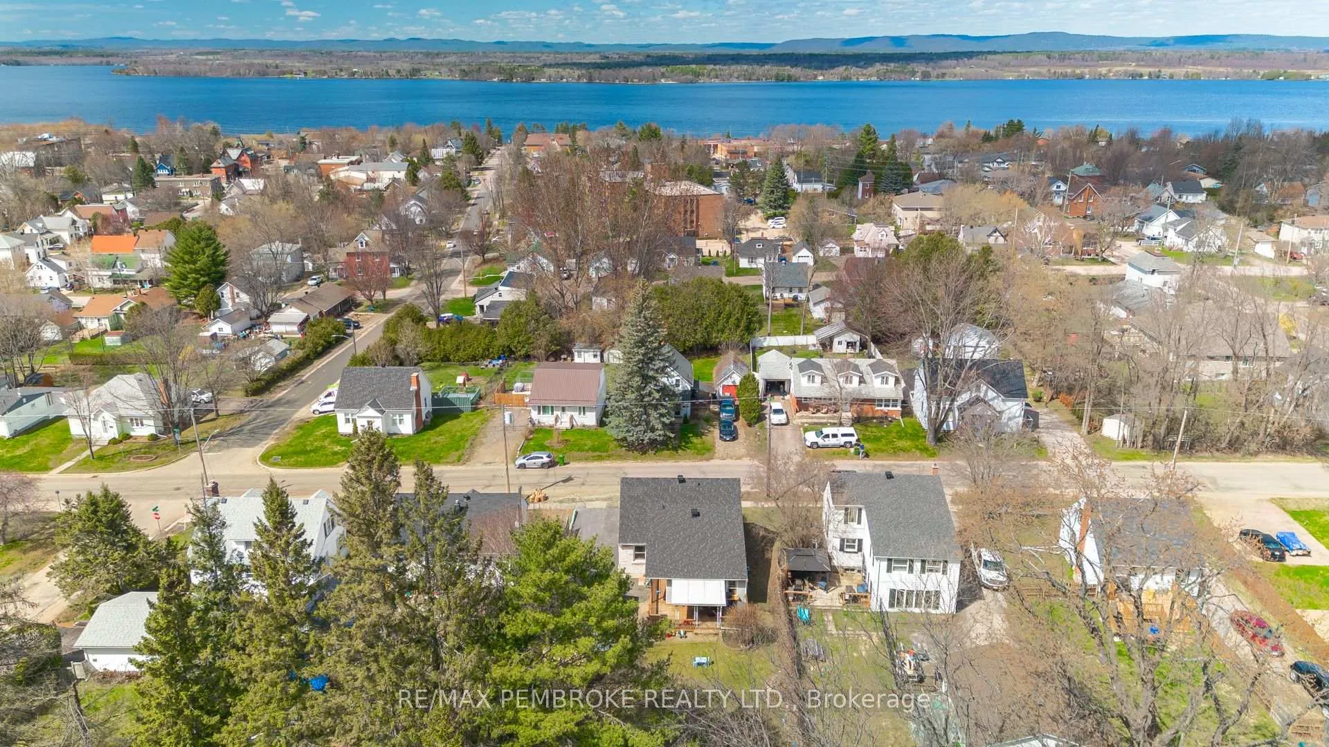 Photo 40 of 412 Alfred Street, Pembroke — HOMEH