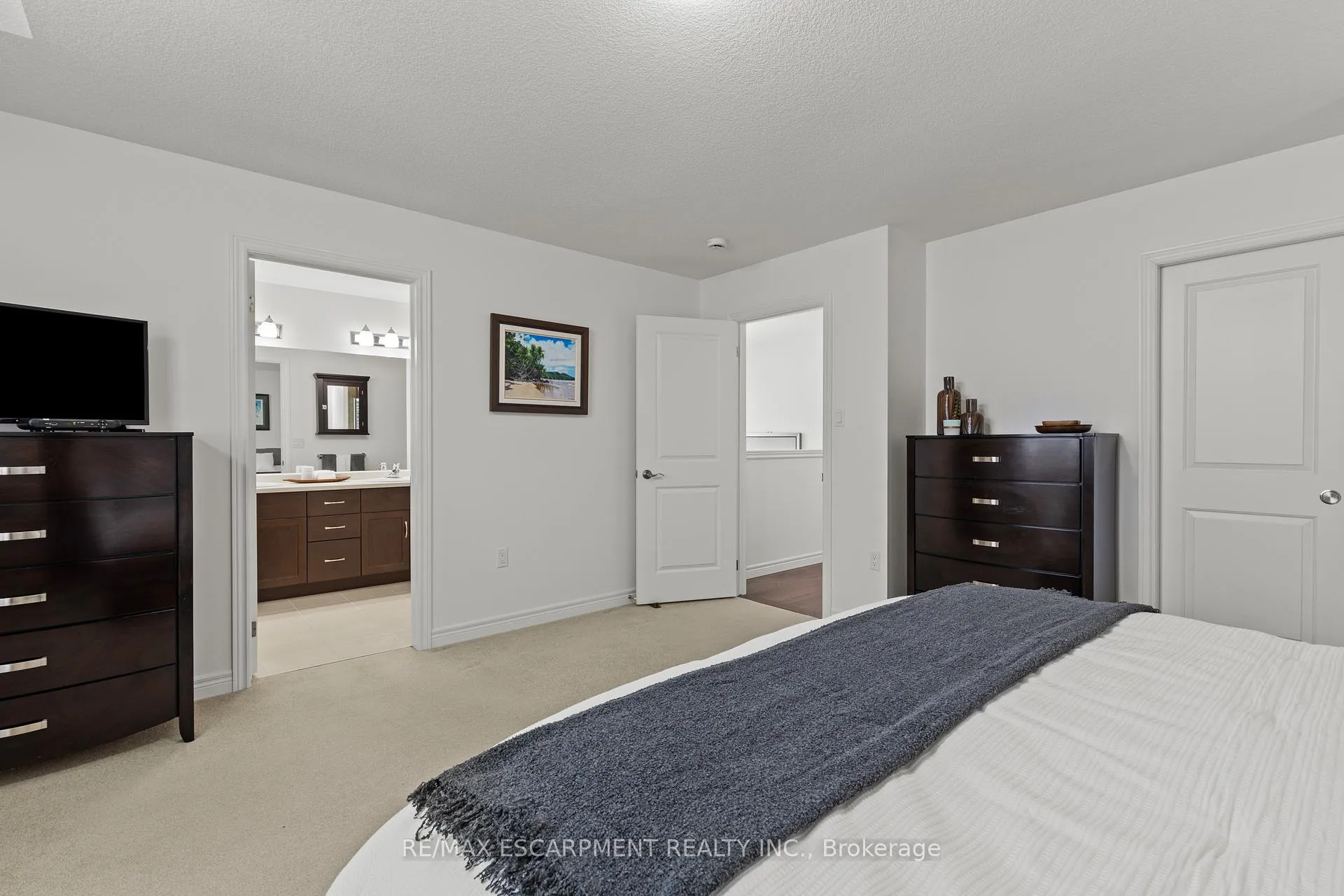 Photo 18 of 65 Winslow Way, Hamilton, Stoney Creek Mountain — HOMEH