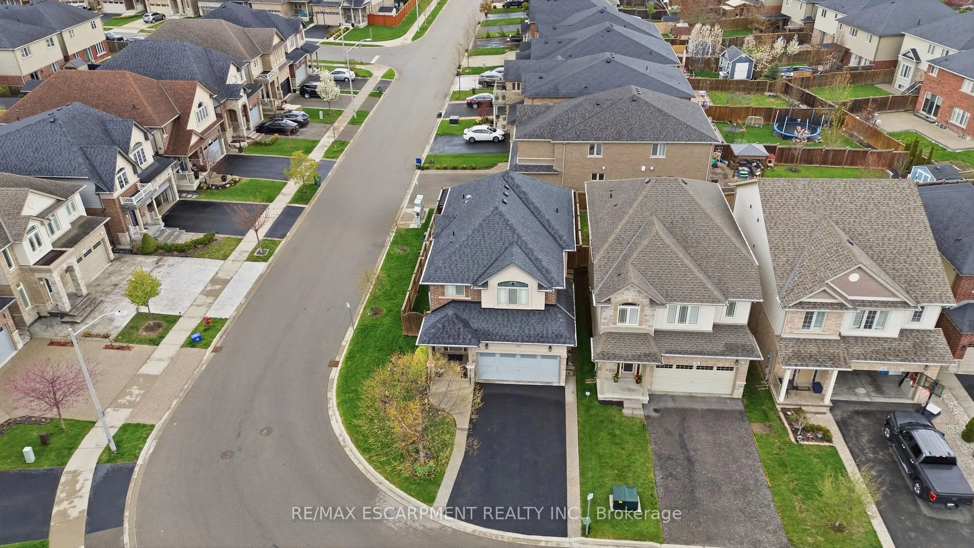 Photo 31 of 65 Winslow Way, Hamilton, Stoney Creek Mountain — HOMEH