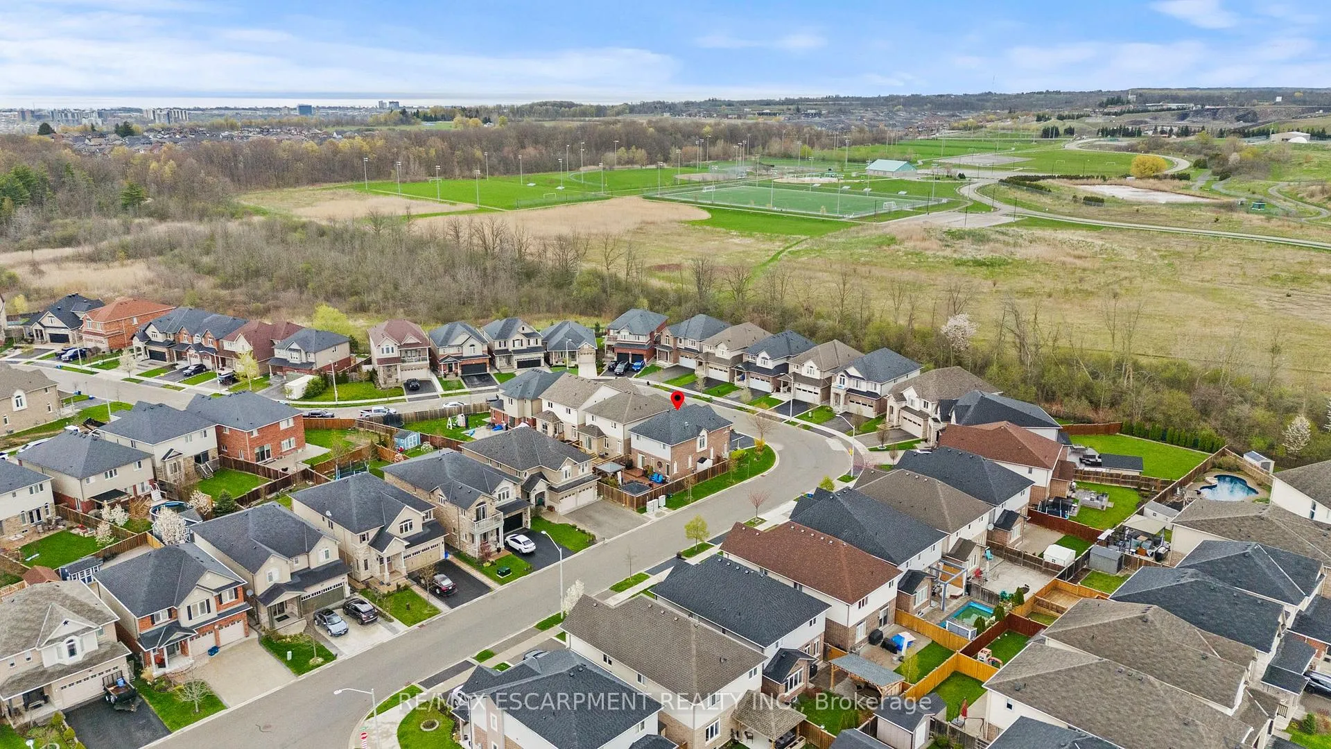 Photo 33 of 65 Winslow Way, Hamilton, Stoney Creek Mountain — HOMEH