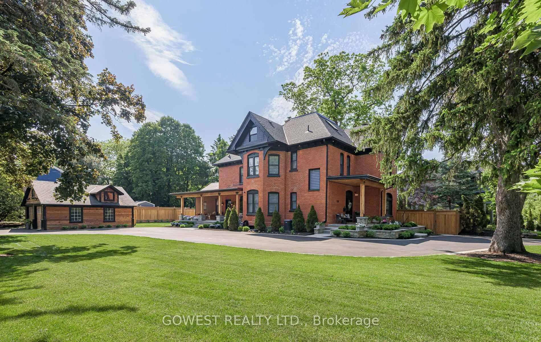 Photo 2 of 376 Chartwell Road, Oakville, Old Oakville — HOMEH