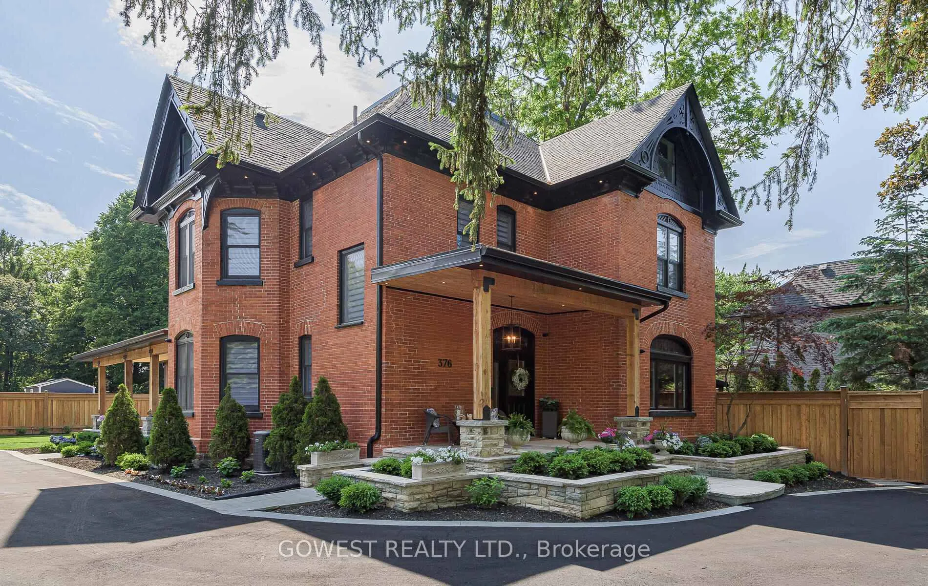 Photo 3 of 376 Chartwell Road, Oakville, Old Oakville — HOMEH