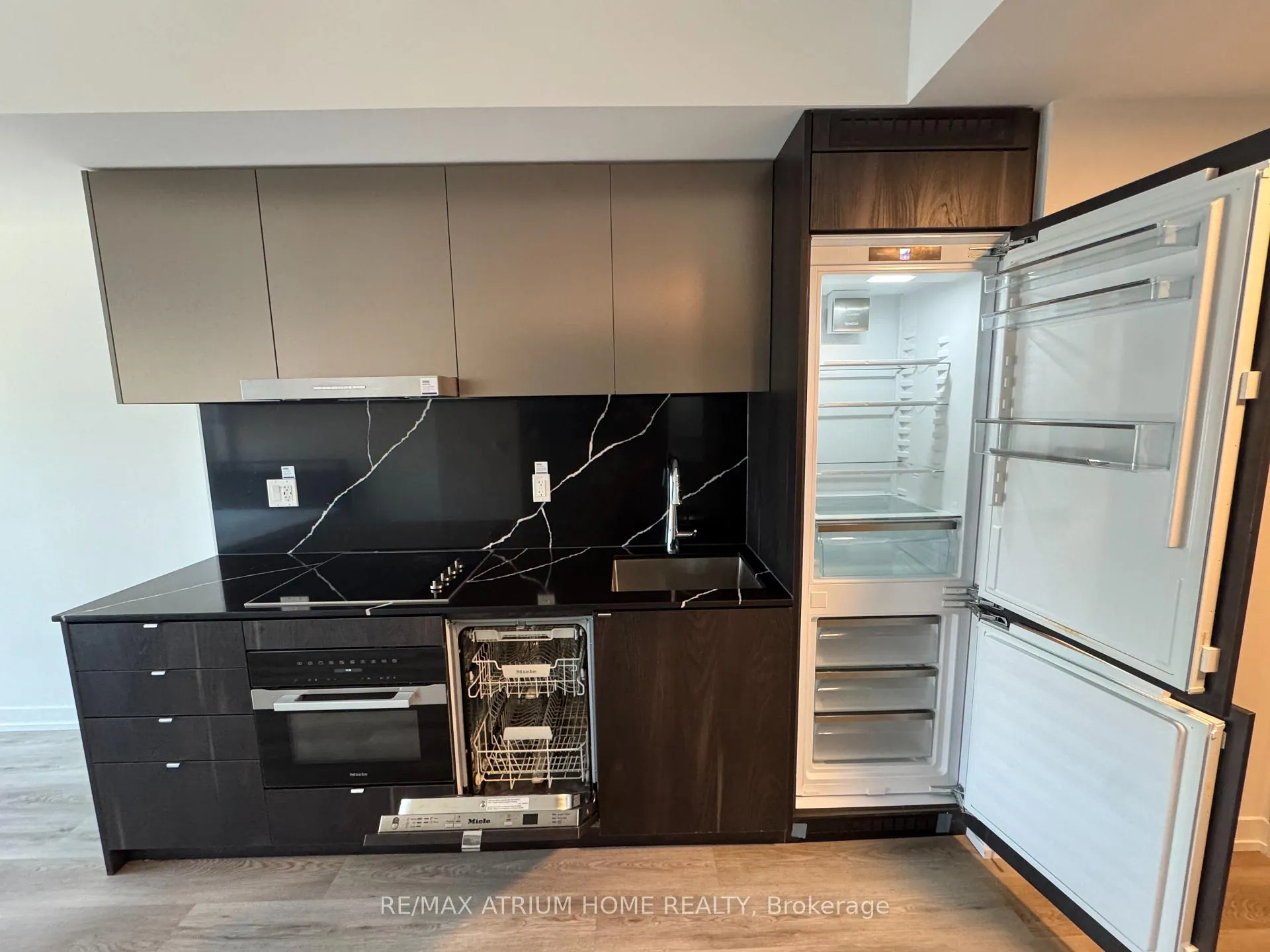 Photo 7 of Unit 1107, 771 Yonge Street, Toronto, Rosedale-Moore Park — HOMEH