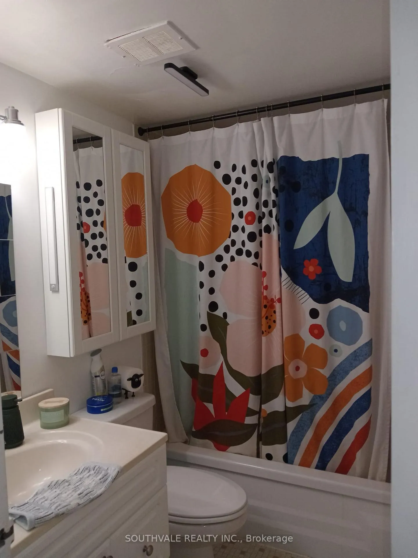 Photo 7 of Unit #404, 40 Homewood Avenue, Toronto, Cabbagetown-South St. James Town — HOMEH