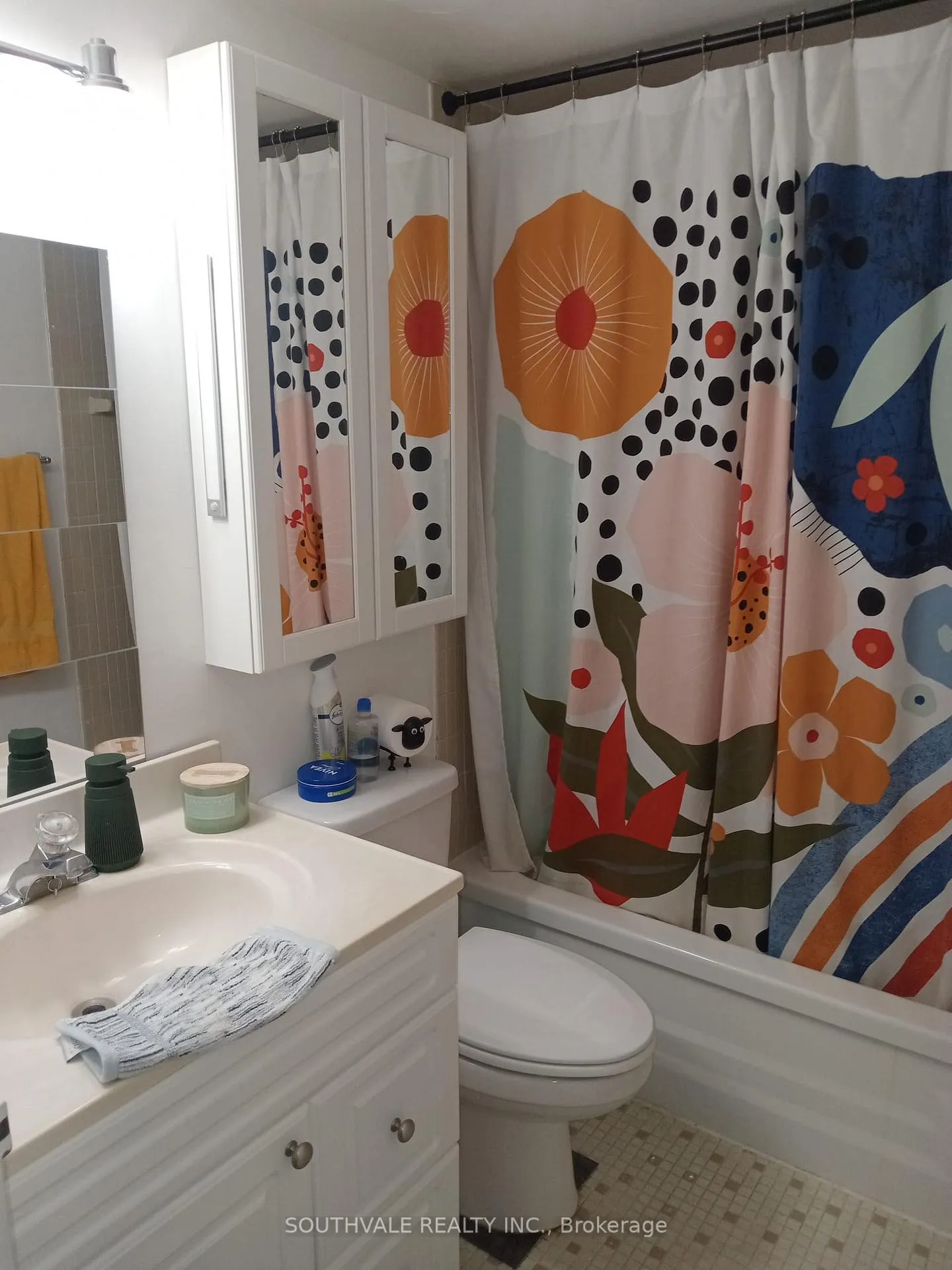 Photo 8 of Unit #404, 40 Homewood Avenue, Toronto, Cabbagetown-South St. James Town — HOMEH