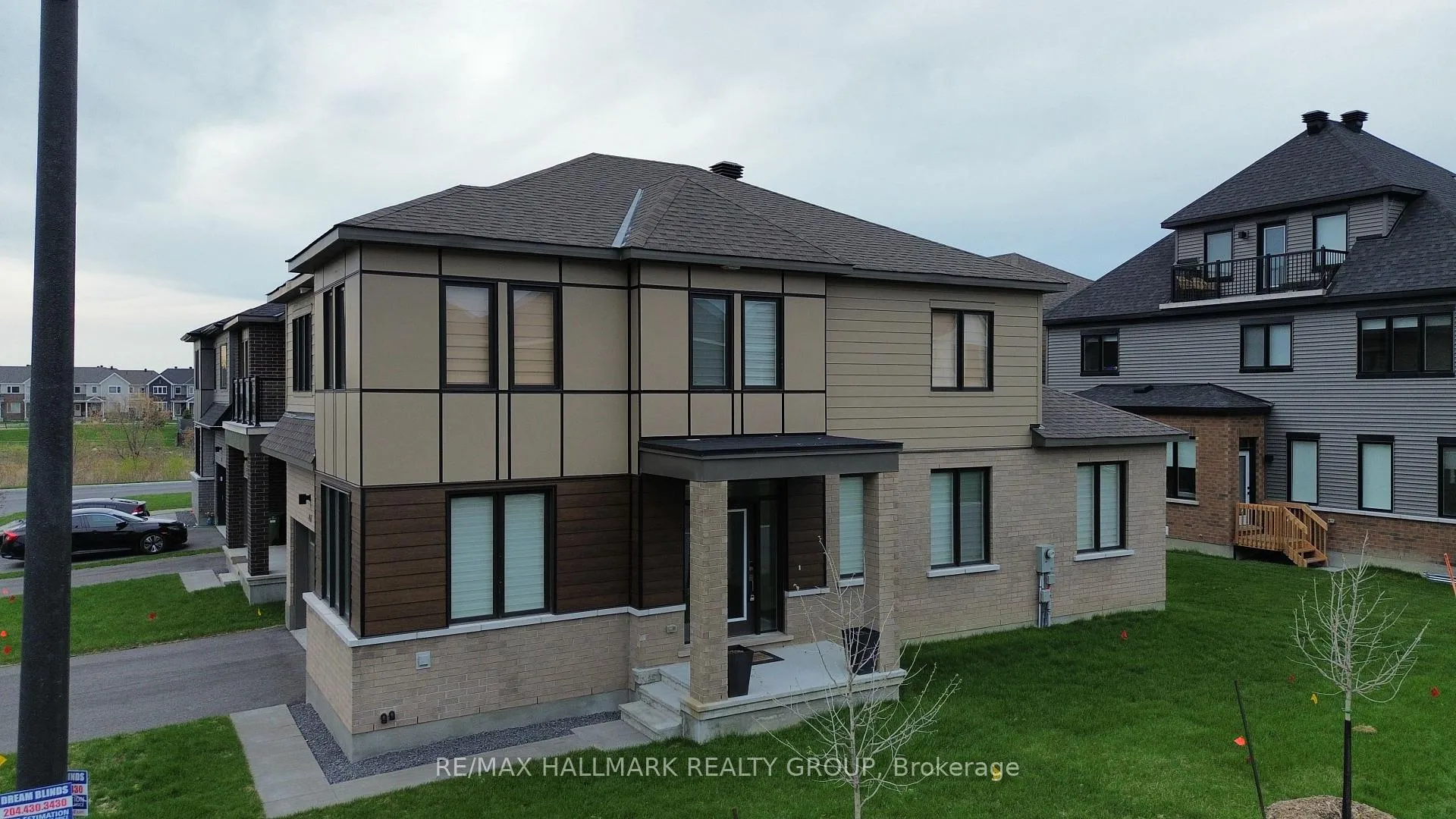 Photo 2 of 401 Euphoria Crescent, Ottawa, Barrhaven - Heritage Park — HOMEH