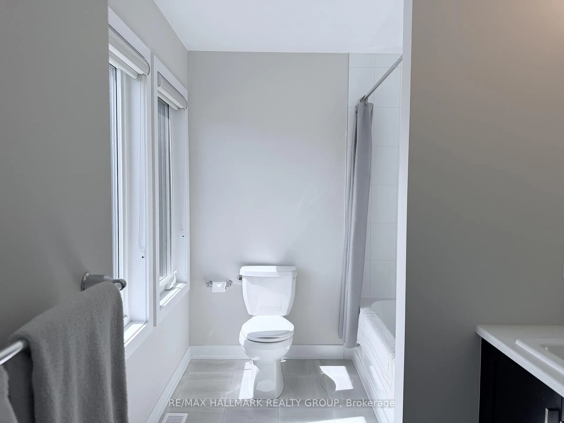 Photo 17 of 401 Euphoria Crescent, Ottawa, Barrhaven - Heritage Park — HOMEH