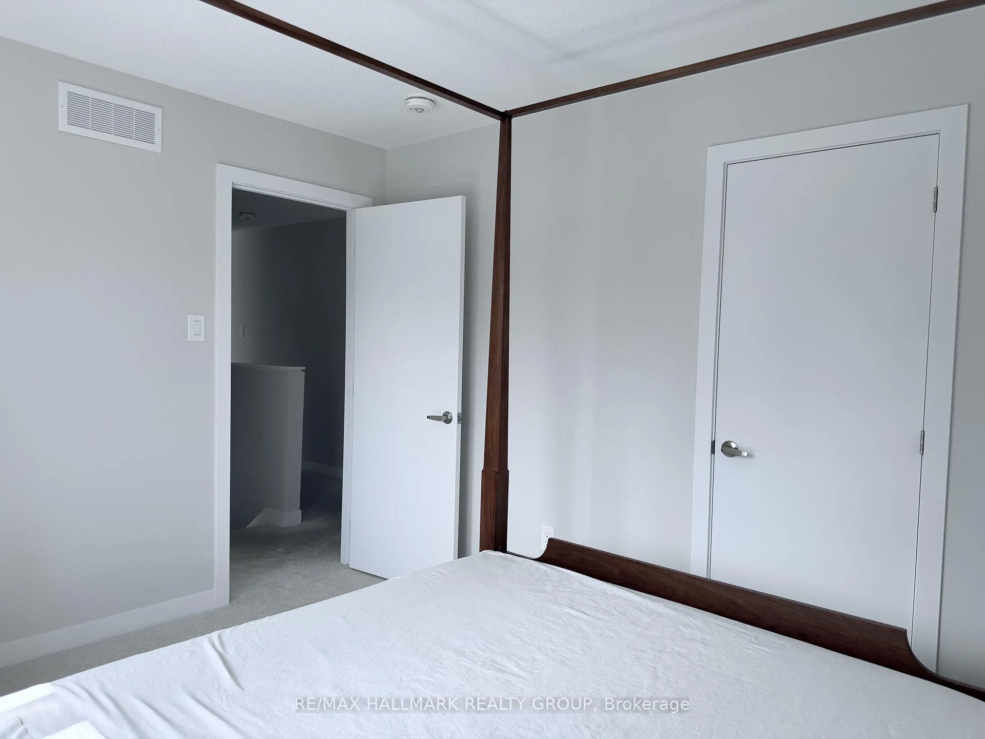 Photo 22 of 401 Euphoria Crescent, Ottawa, Barrhaven - Heritage Park — HOMEH
