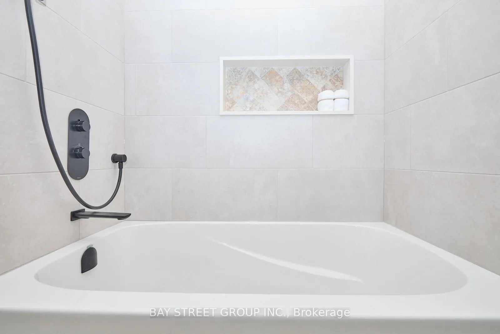Photo 14 of 3873 Glenview Drive, Lincoln, Lincoln-Jordan/Vineland — HOMEH