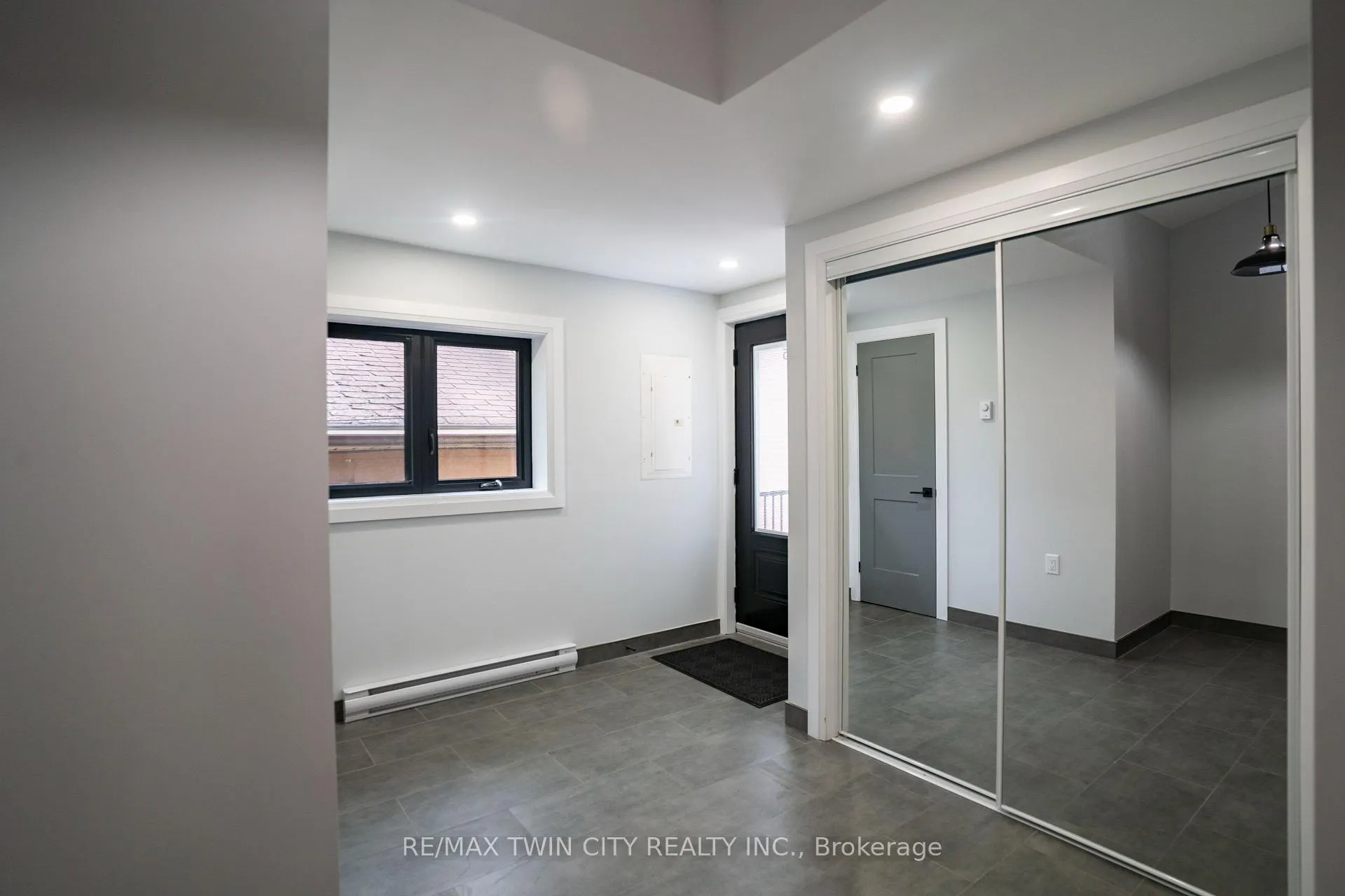 Photo 3 of Unit 5, 130 Elgin Street, Brantford — HOMEH