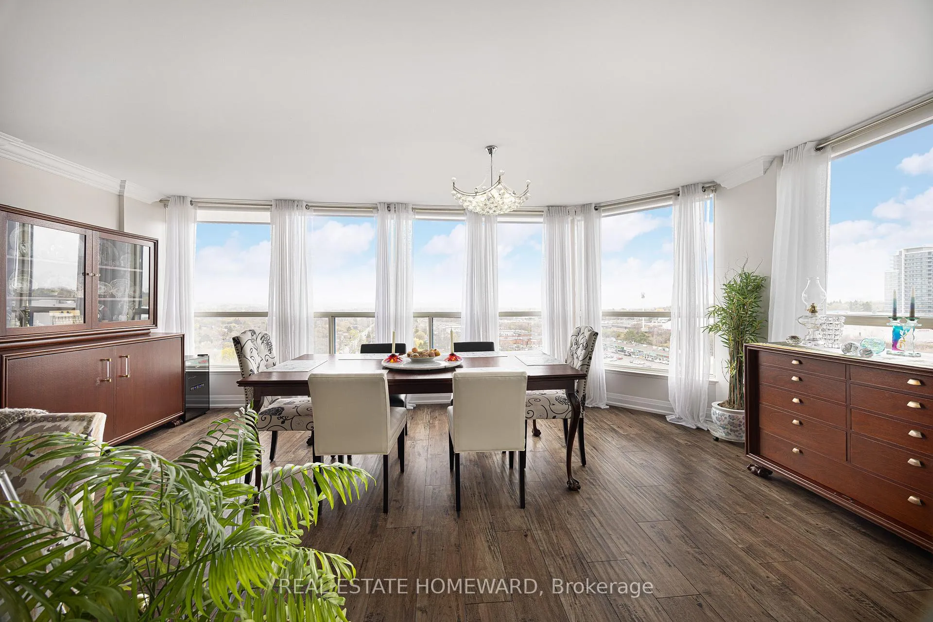Photo 5 of Unit 1507, 7300 Yonge Street, Vaughan, Crestwood-Springfarm-Yorkhill — HOMEH