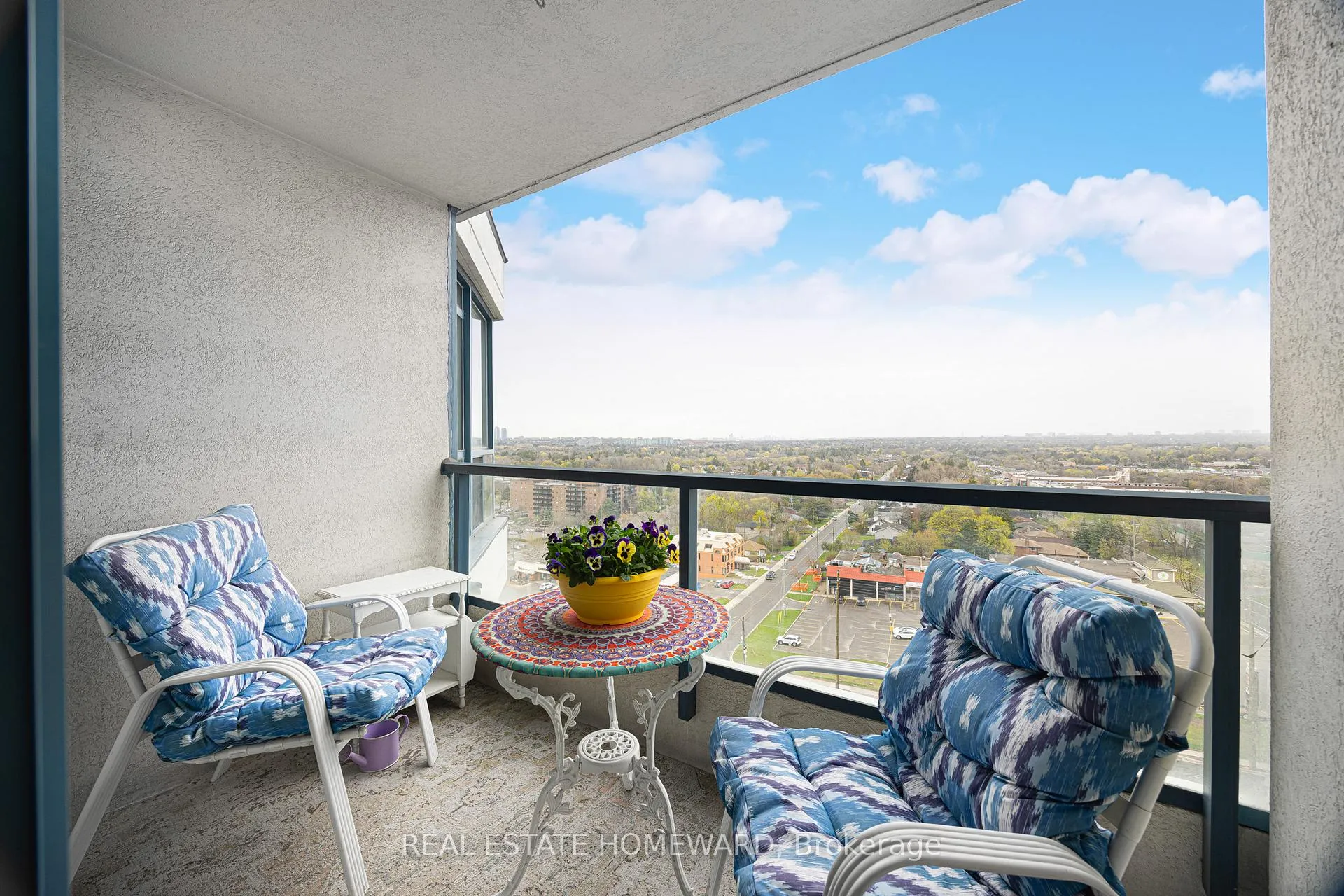 Photo 15 of Unit 1507, 7300 Yonge Street, Vaughan, Crestwood-Springfarm-Yorkhill — HOMEH