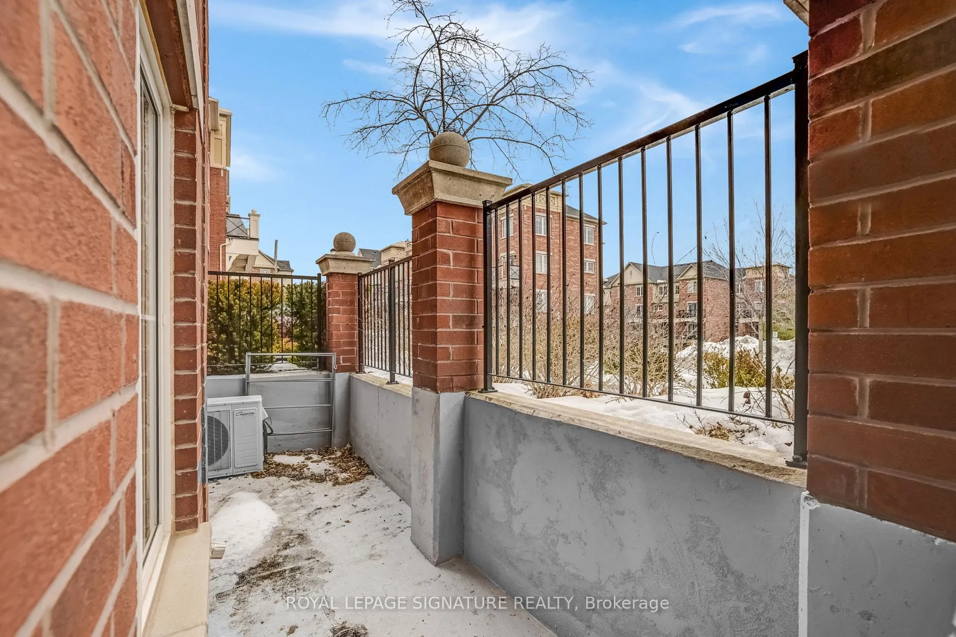Photo 2 of Unit 19, 2492 Post Road, Oakville, River Oaks — HOMEH