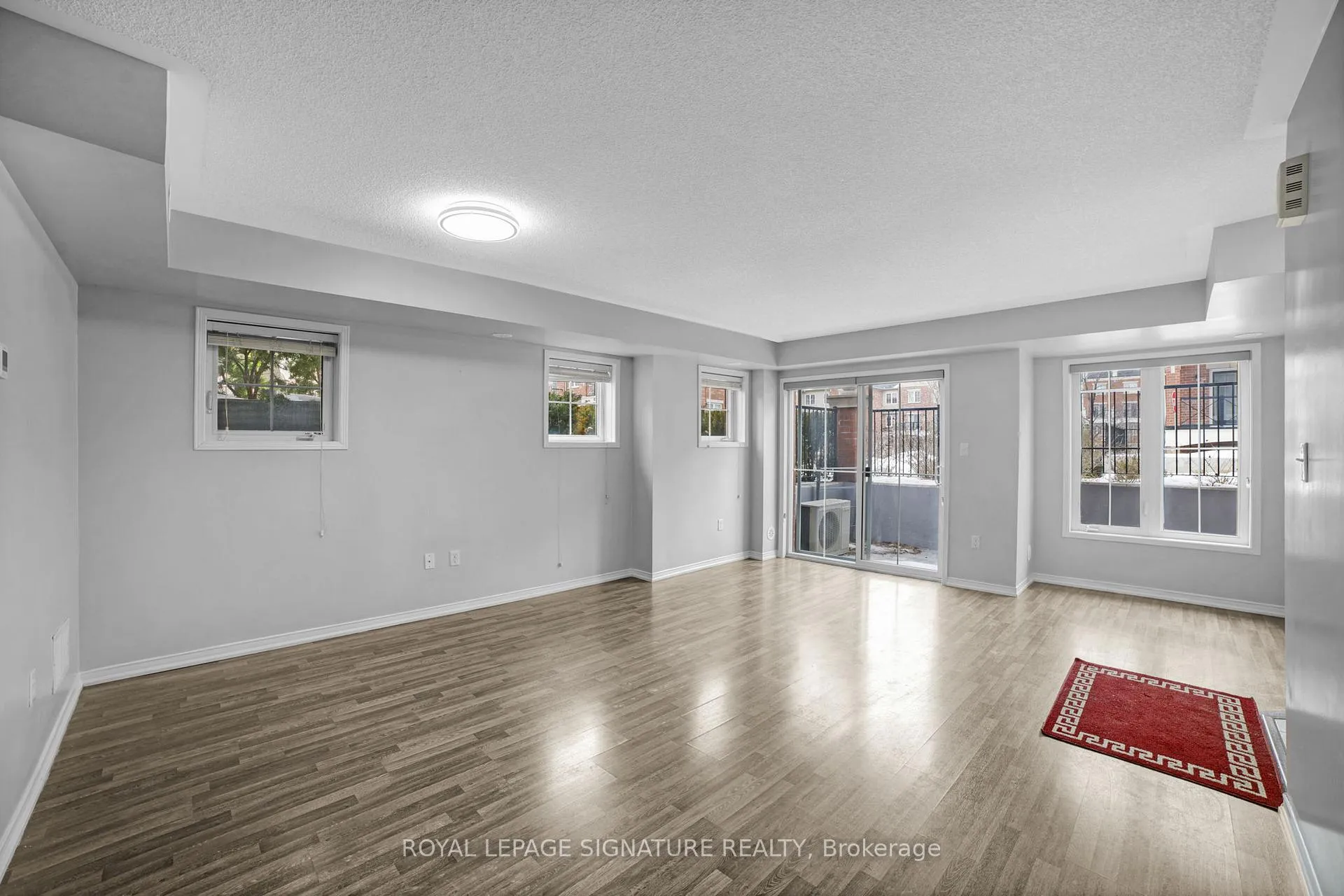 Photo 7 of Unit 19, 2492 Post Road, Oakville, River Oaks — HOMEH