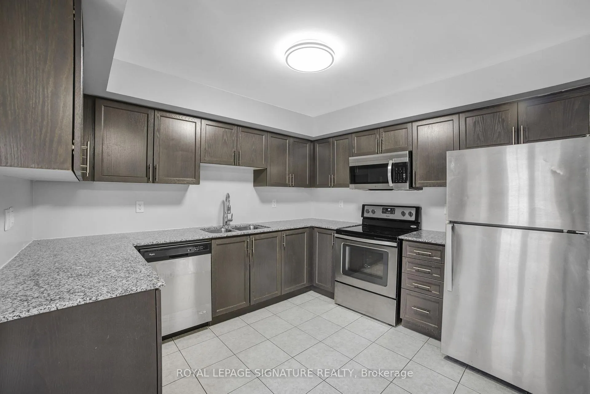 Photo 10 of Unit 19, 2492 Post Road, Oakville, River Oaks — HOMEH