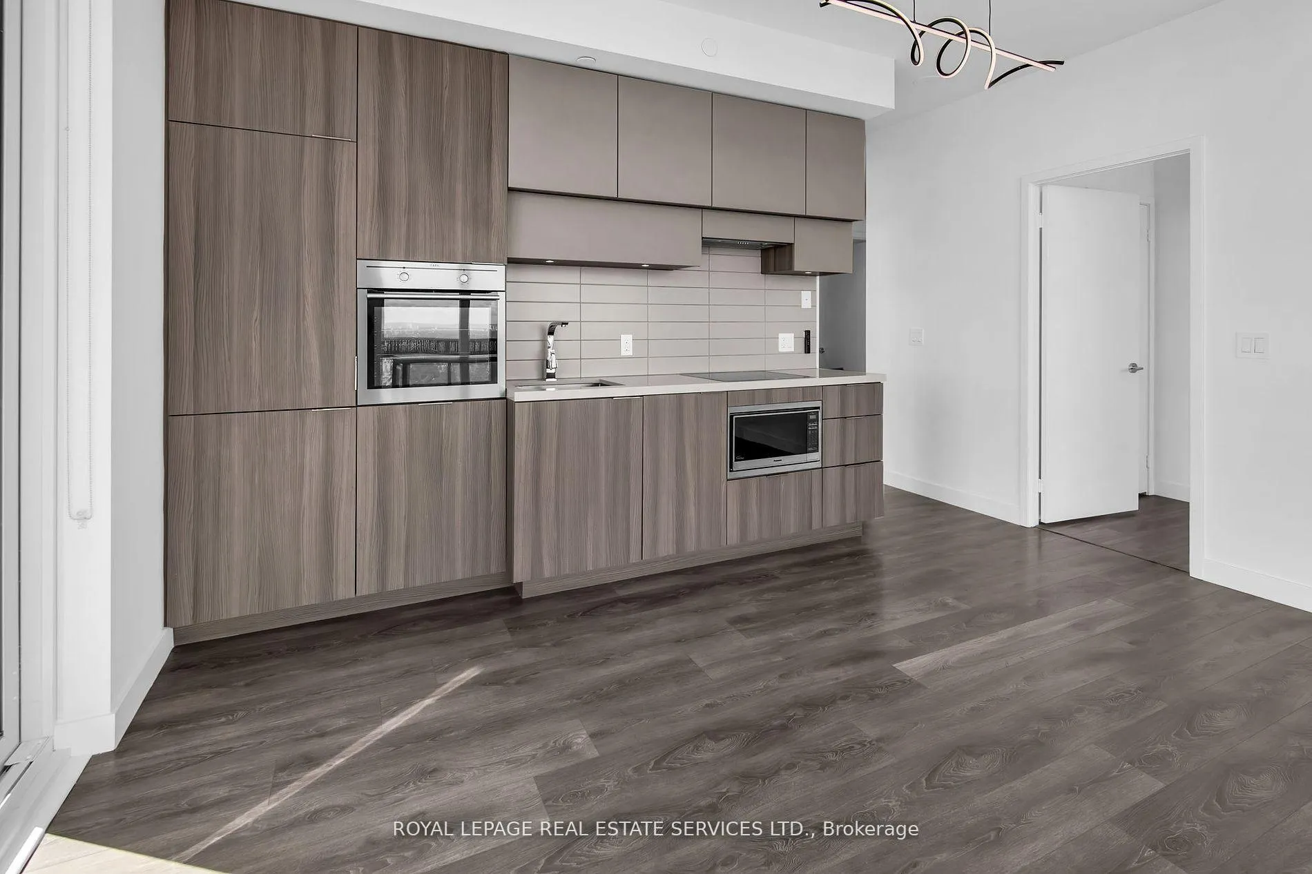 Photo 2 of Unit 4008, 8 Eglinton Avenue E, Toronto, Mount Pleasant West — HOMEH