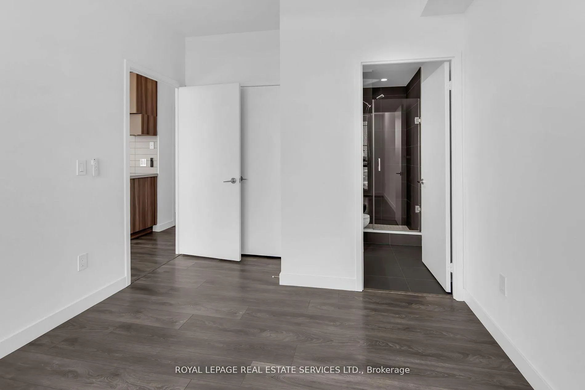 Photo 8 of Unit 4008, 8 Eglinton Avenue E, Toronto, Mount Pleasant West — HOMEH