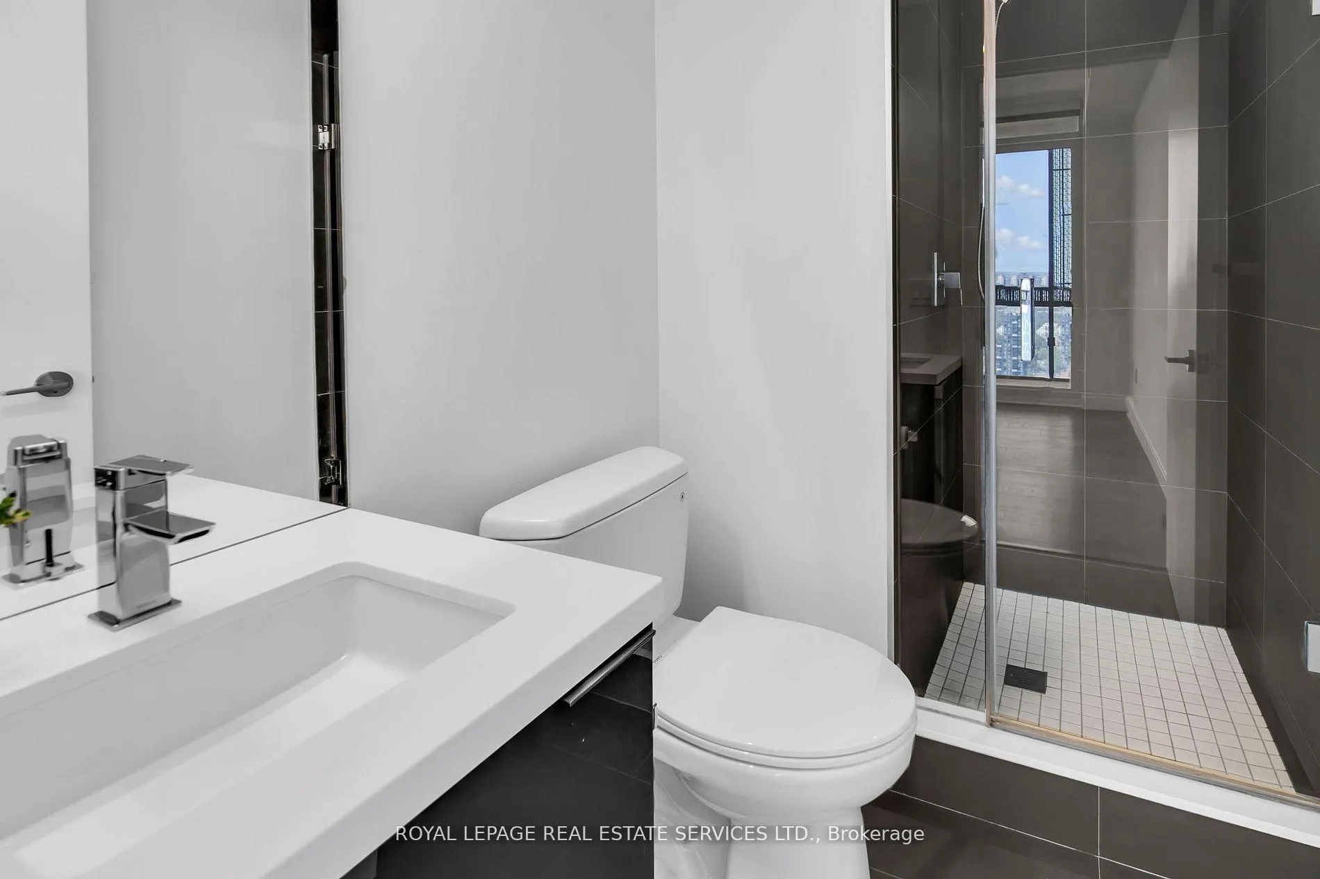 Photo 9 of Unit 4008, 8 Eglinton Avenue E, Toronto, Mount Pleasant West — HOMEH