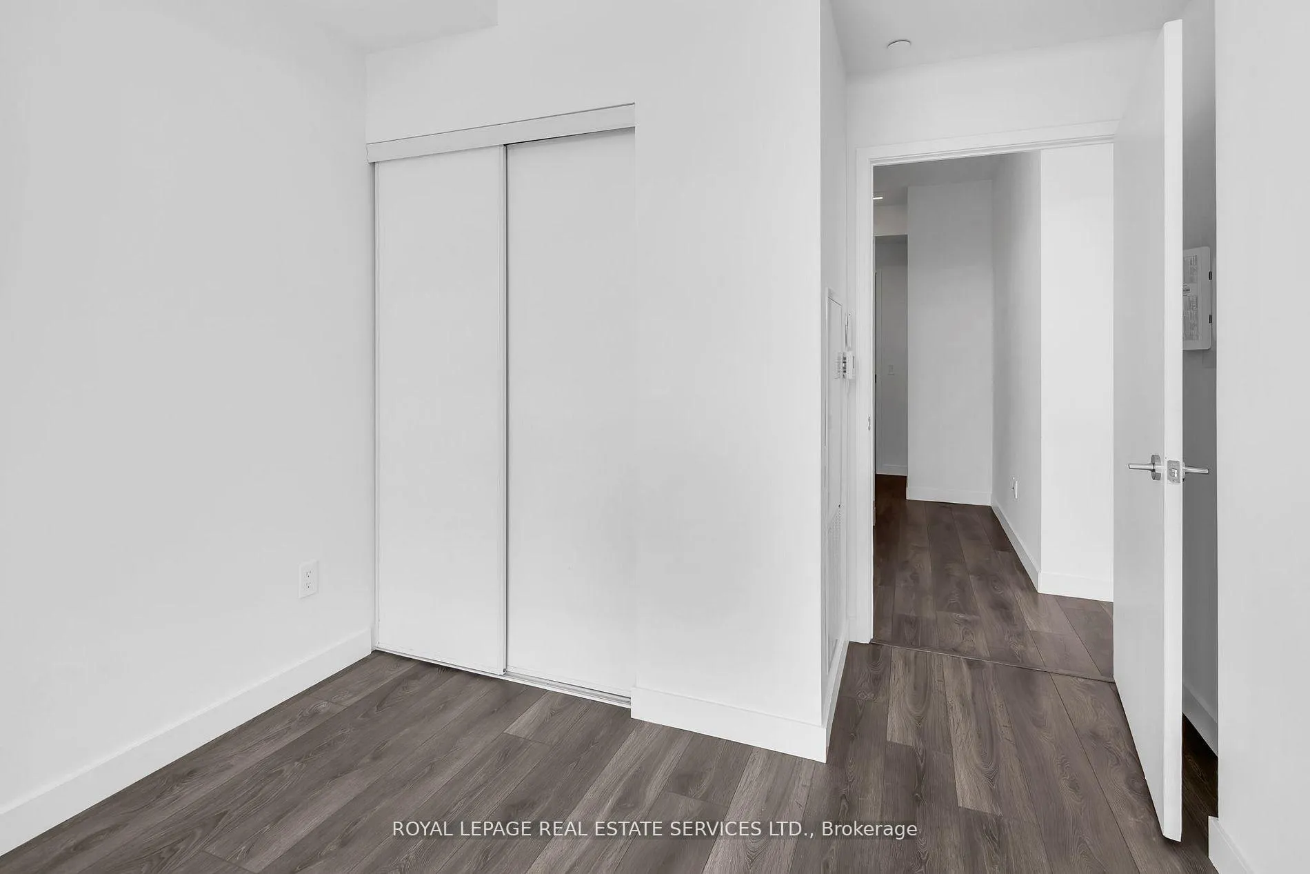 Photo 12 of Unit 4008, 8 Eglinton Avenue E, Toronto, Mount Pleasant West — HOMEH