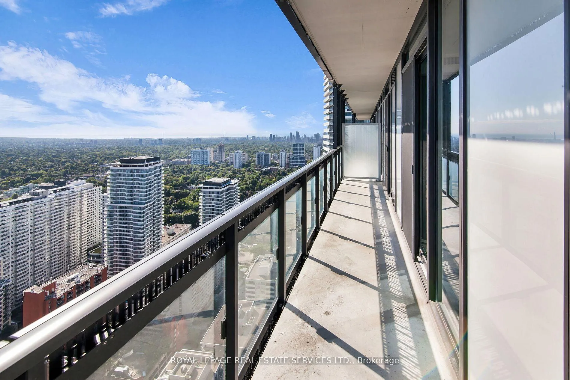 Photo 16 of Unit 4008, 8 Eglinton Avenue E, Toronto, Mount Pleasant West — HOMEH