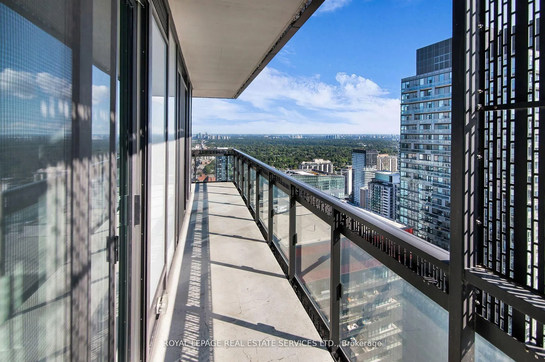 Photo 17 of Unit 4008, 8 Eglinton Avenue E, Toronto, Mount Pleasant West — HOMEH