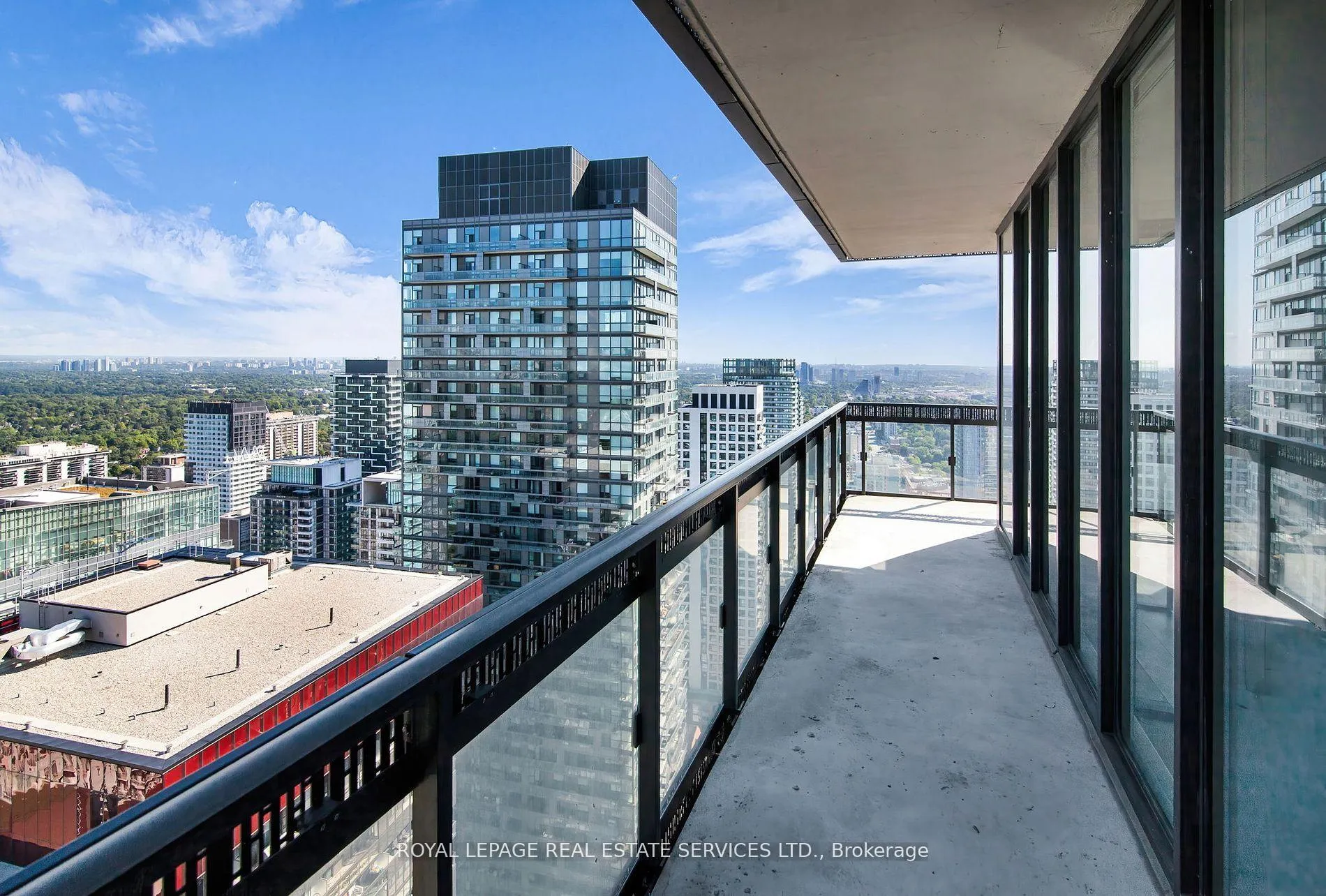 Photo 21 of Unit 4008, 8 Eglinton Avenue E, Toronto, Mount Pleasant West — HOMEH