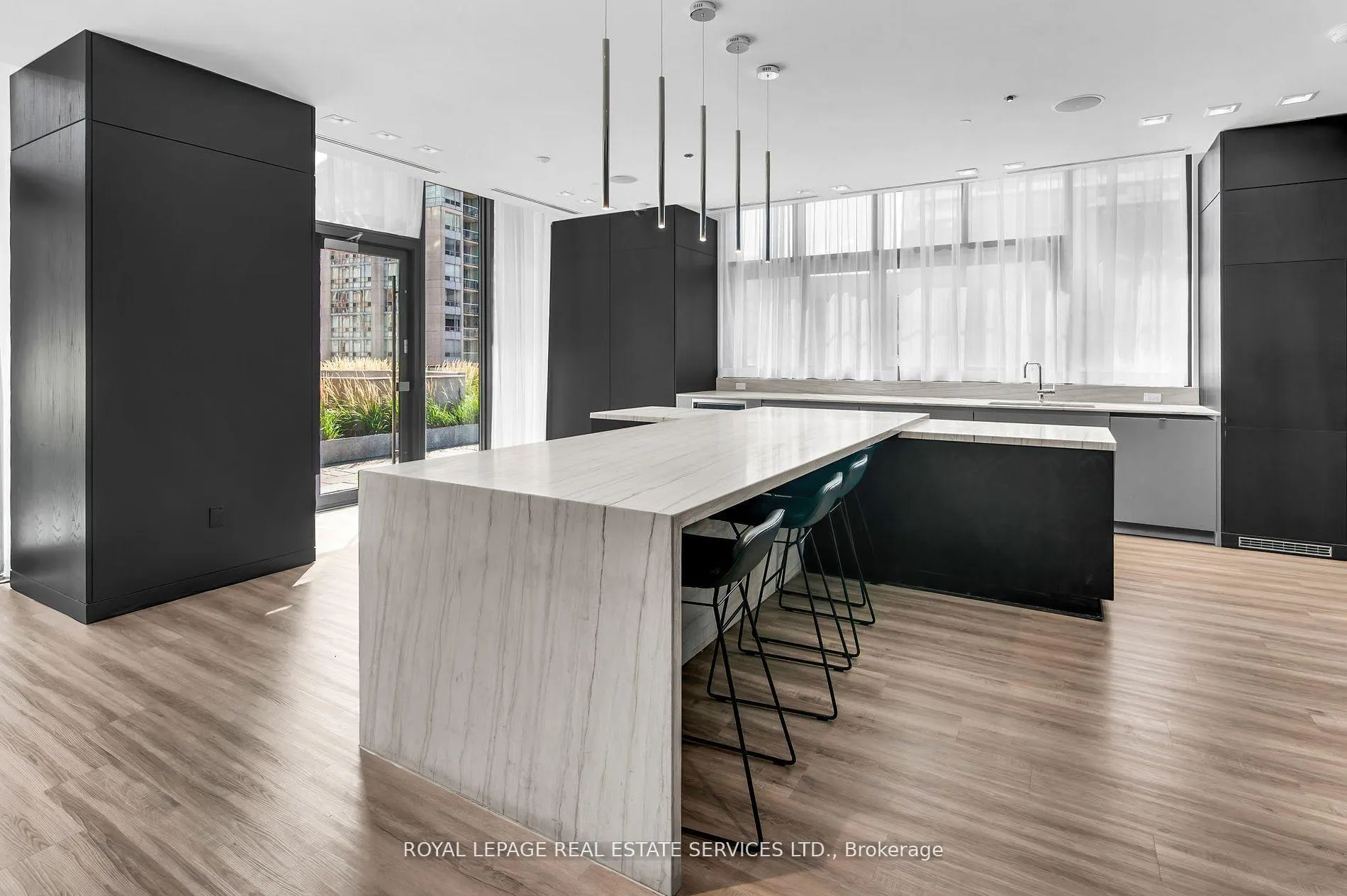 Photo 26 of Unit 4008, 8 Eglinton Avenue E, Toronto, Mount Pleasant West — HOMEH