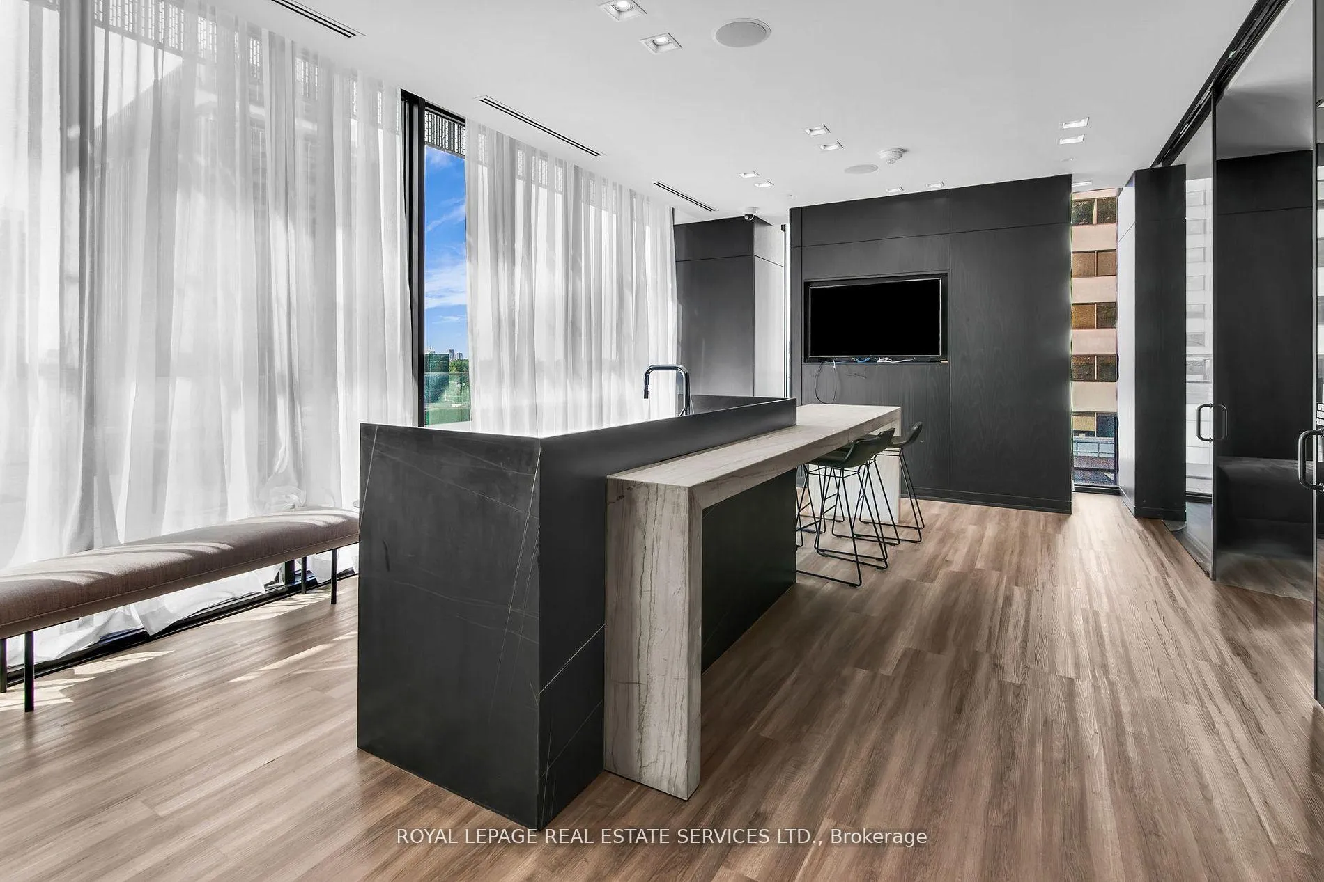 Photo 29 of Unit 4008, 8 Eglinton Avenue E, Toronto, Mount Pleasant West — HOMEH