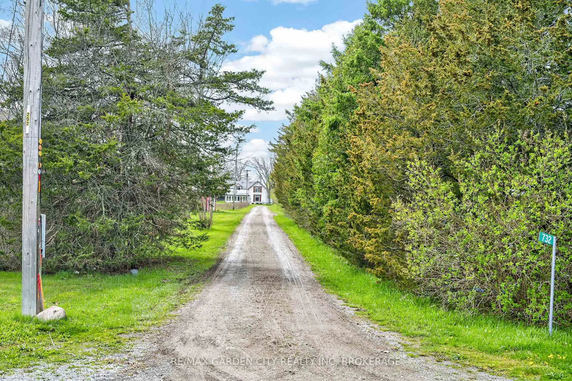 Photo 5 of 732 Cedar Bay Road, Port Colborne, Sherkston — HOMEH