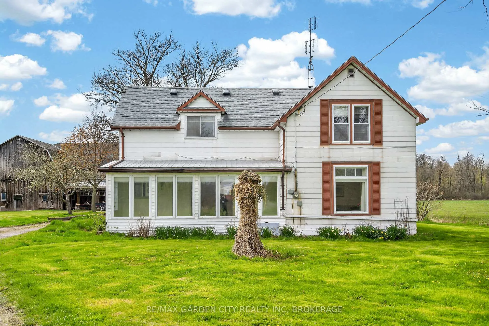 Photo 6 of 732 Cedar Bay Road, Port Colborne, Sherkston — HOMEH