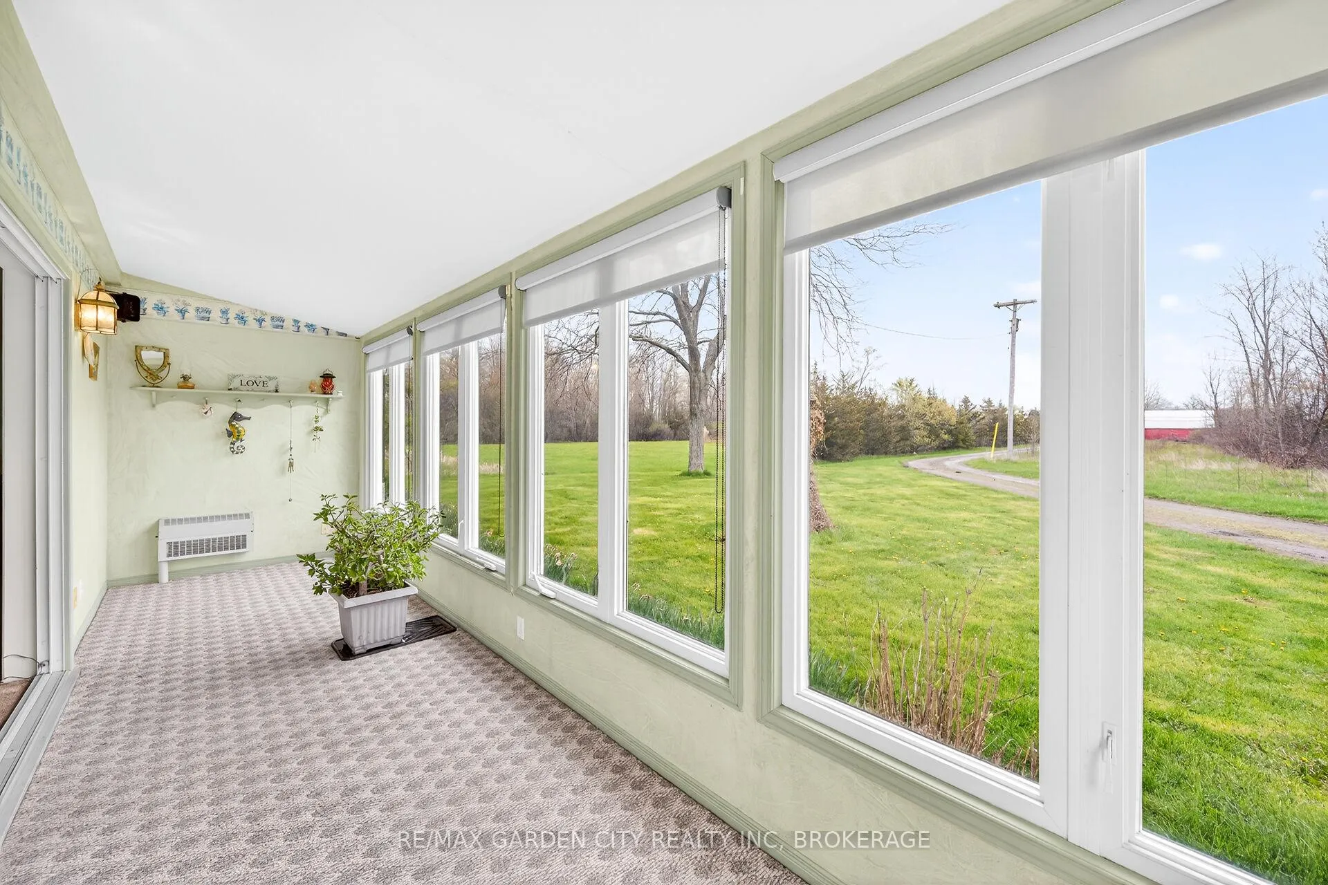 Photo 10 of 732 Cedar Bay Road, Port Colborne, Sherkston — HOMEH