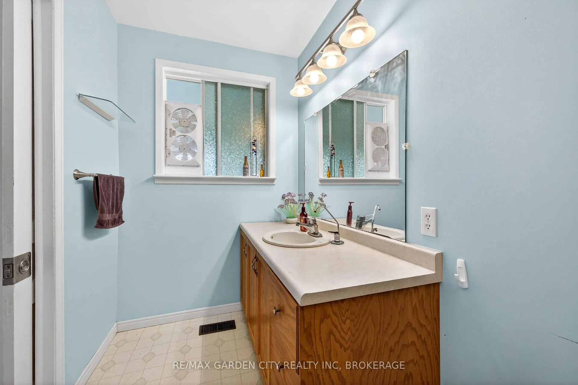 Photo 21 of 732 Cedar Bay Road, Port Colborne, Sherkston — HOMEH
