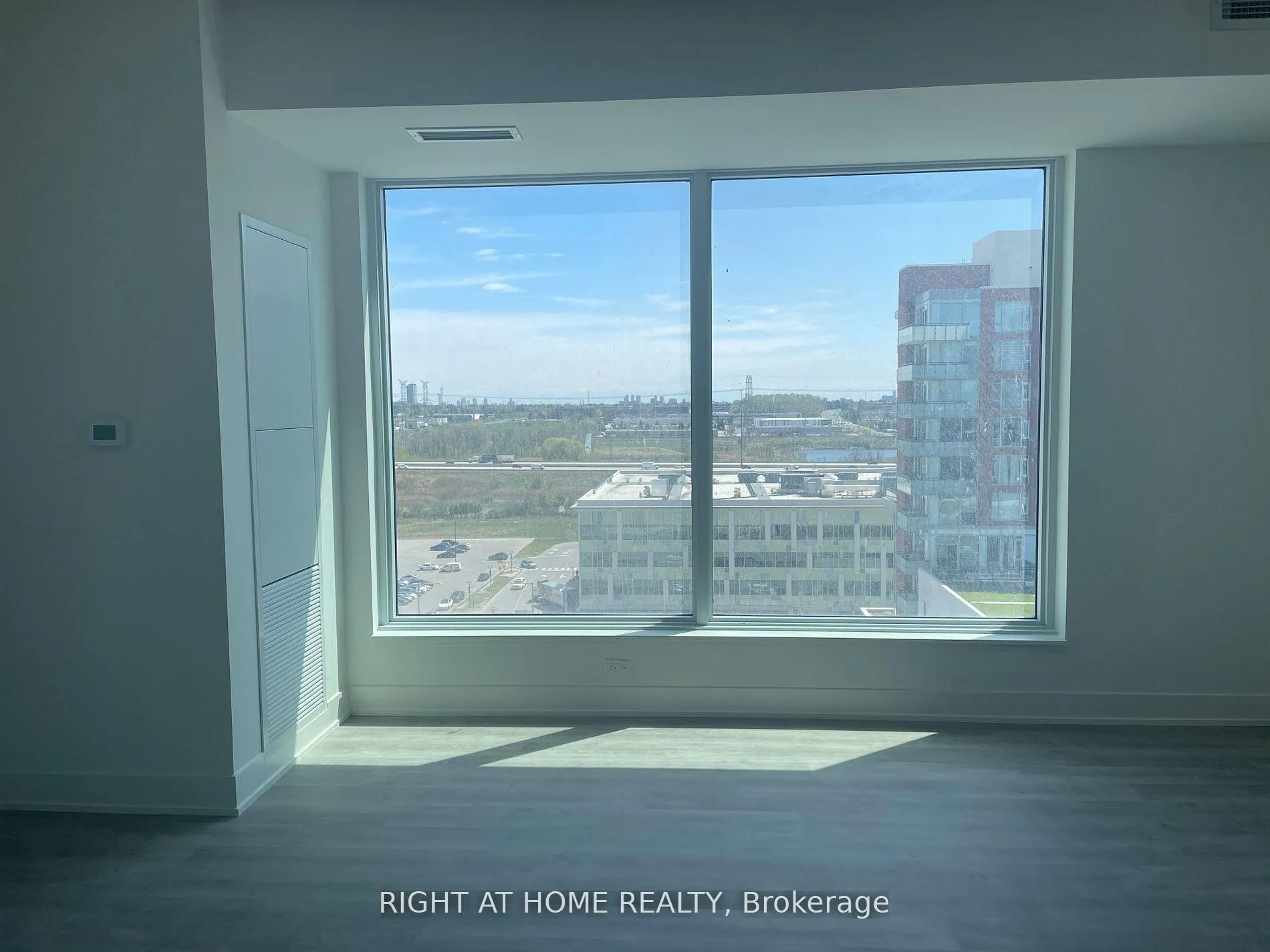 Photo 6 of Unit 1209, 38 Andre De Grasse Street, Markham, Unionville — HOMEH