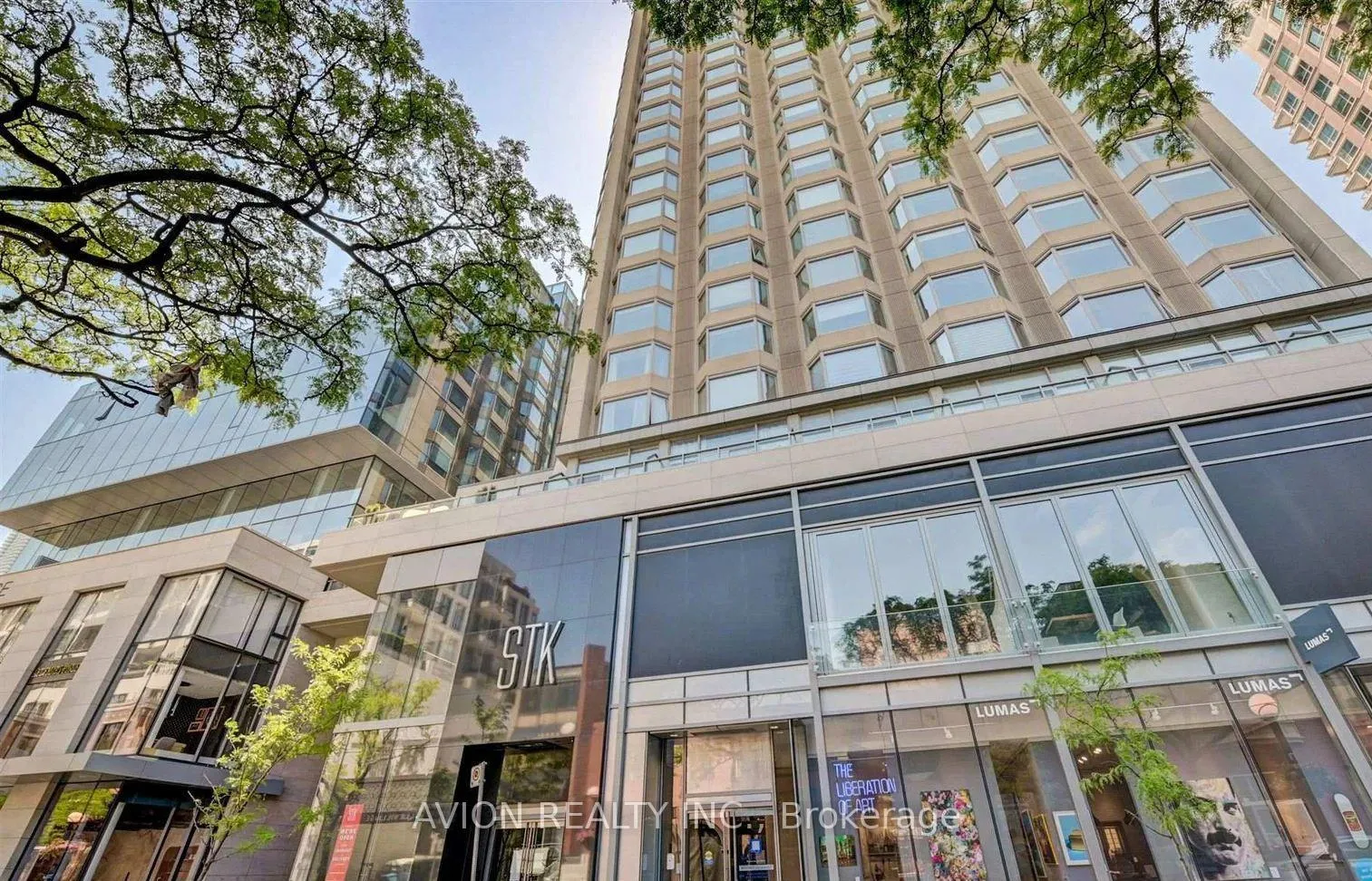 Front of Unit 1217, 155 Yorkville Avenue